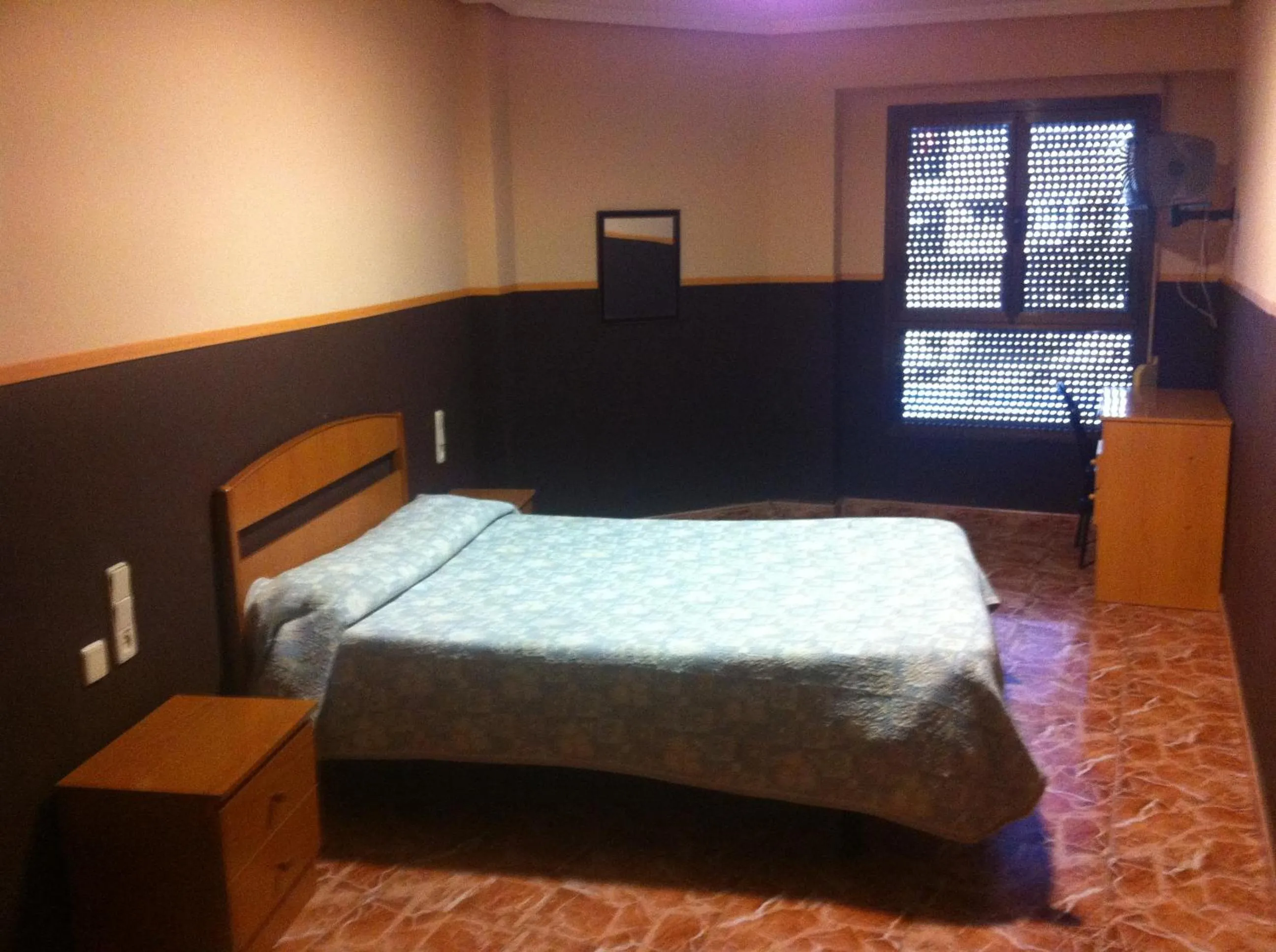 Photo of the whole room, Bed in Hotel Manises