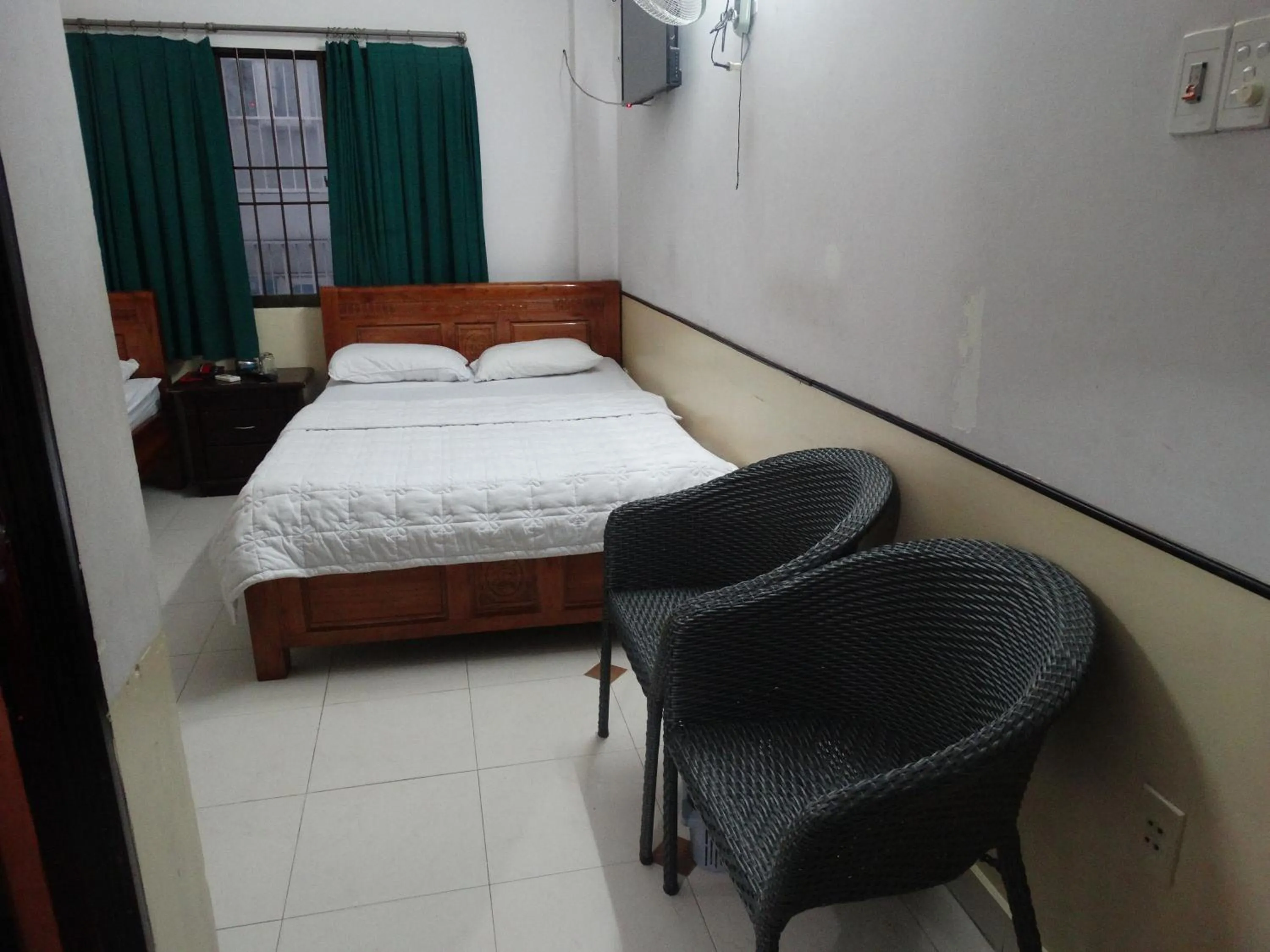 Photo of the whole room, Bed in Thuong Hai Hotel