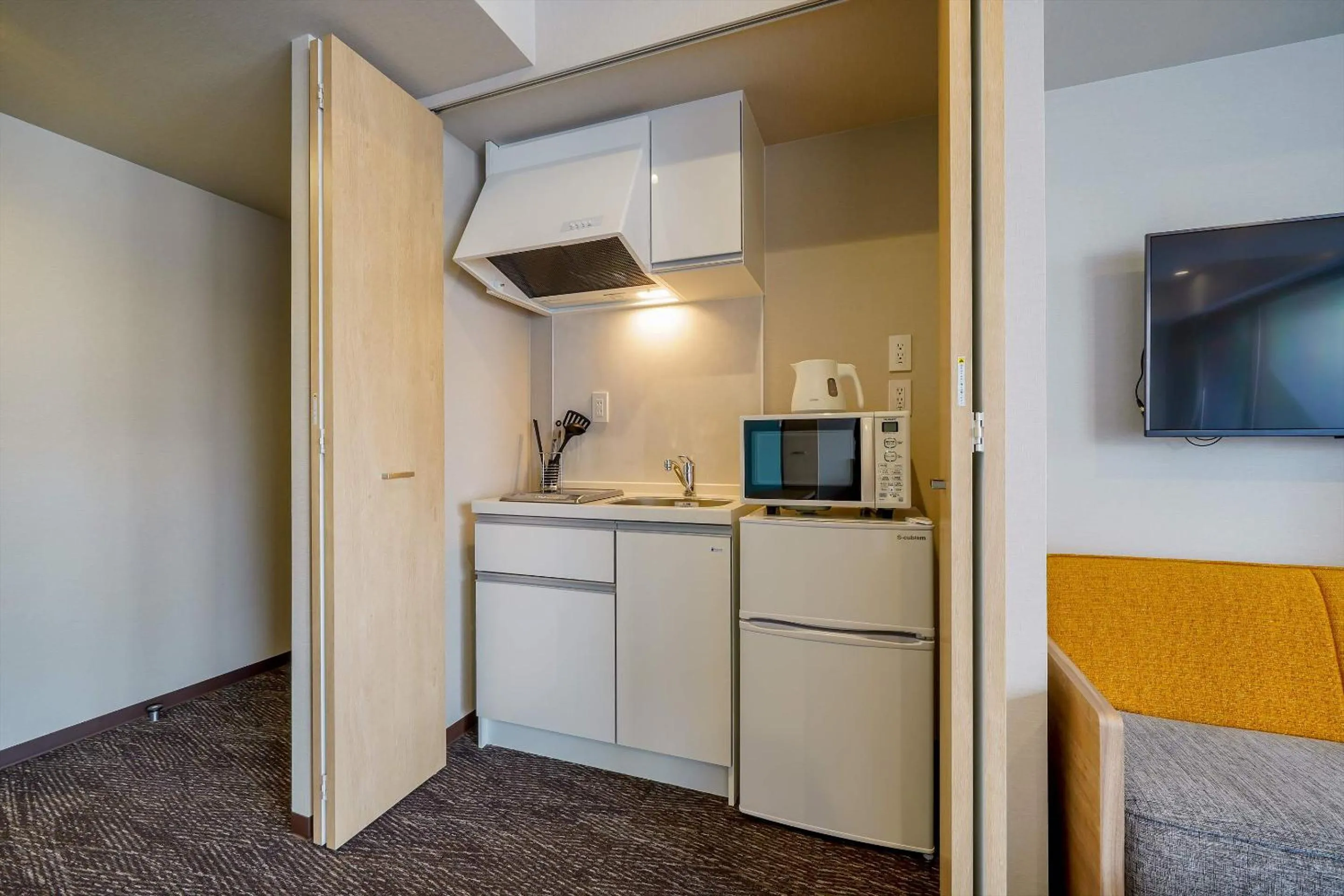 Kitchen or kitchenette in RESI STAY Heart