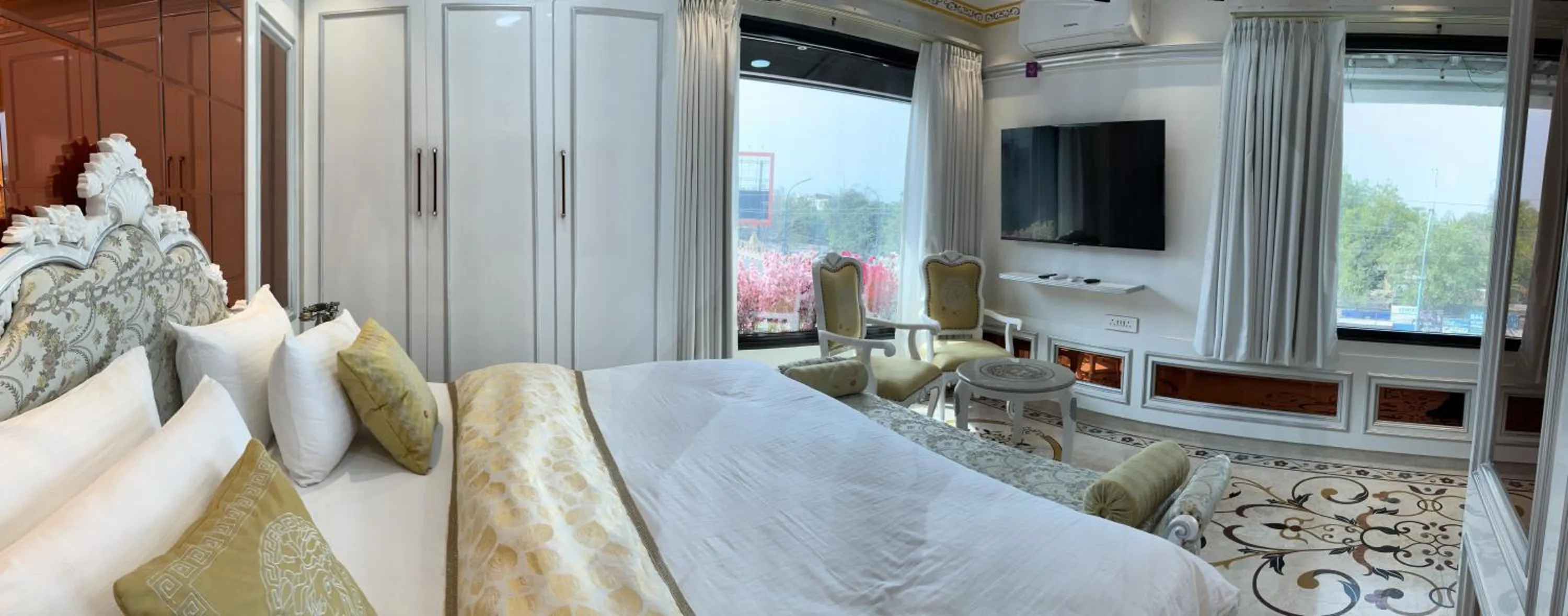 Bed in Hotel Om Stay Well