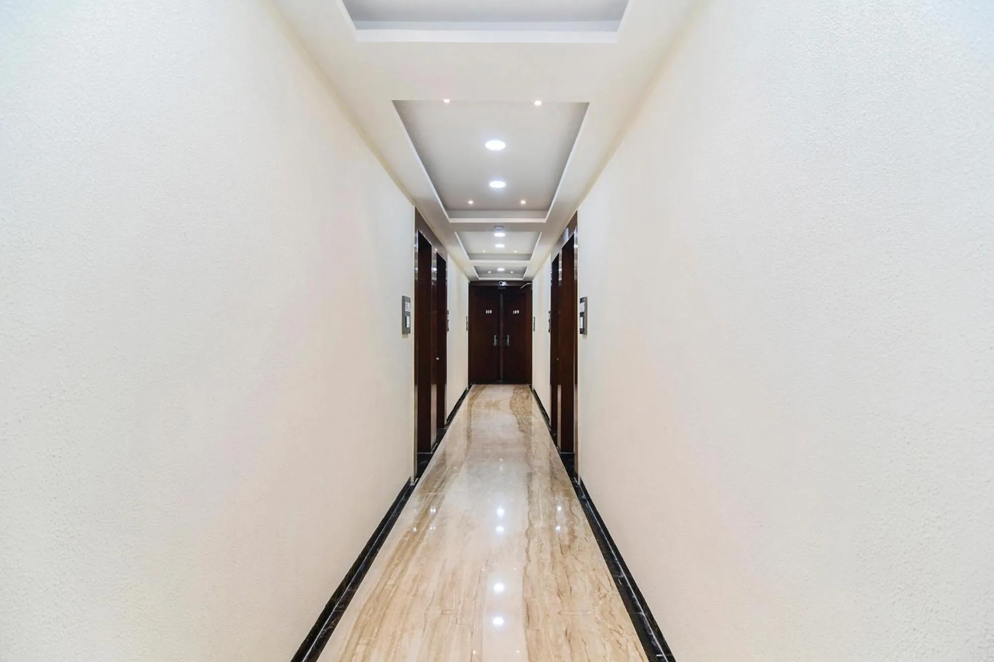 Lobby or reception in Hotel Om Stay Well