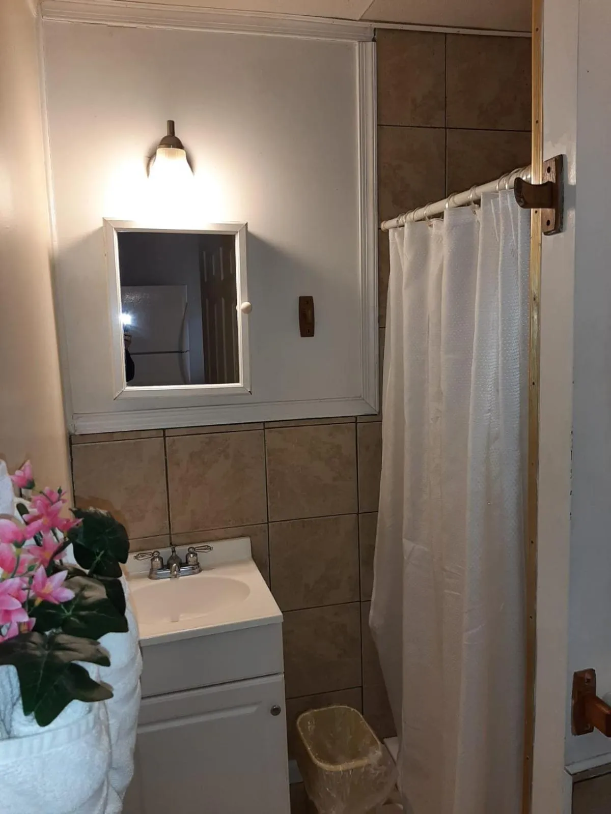 Bathroom in Clarysville Motel