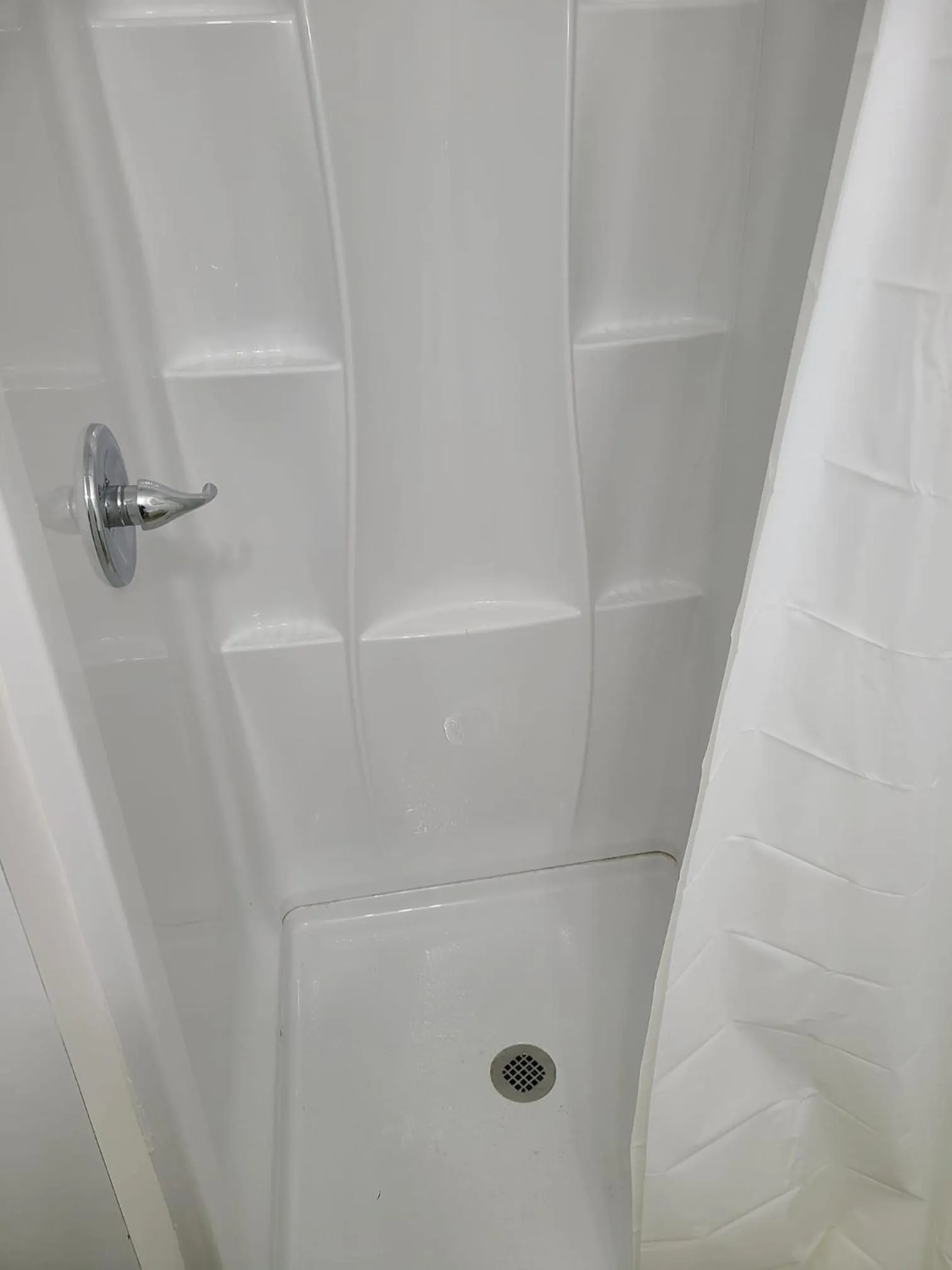 Bathroom in Clarysville Motel