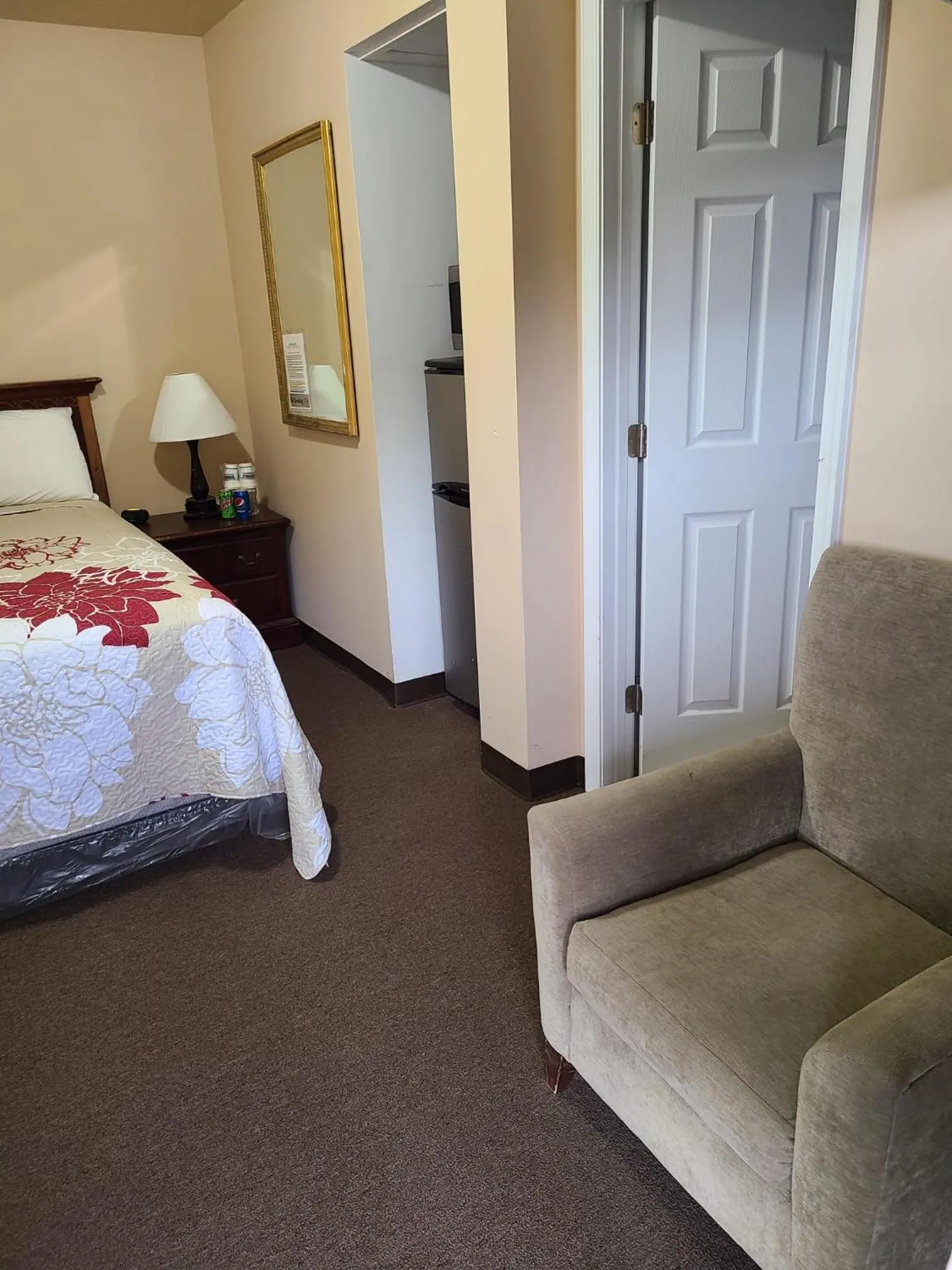 Bedroom, Bed in Clarysville Motel