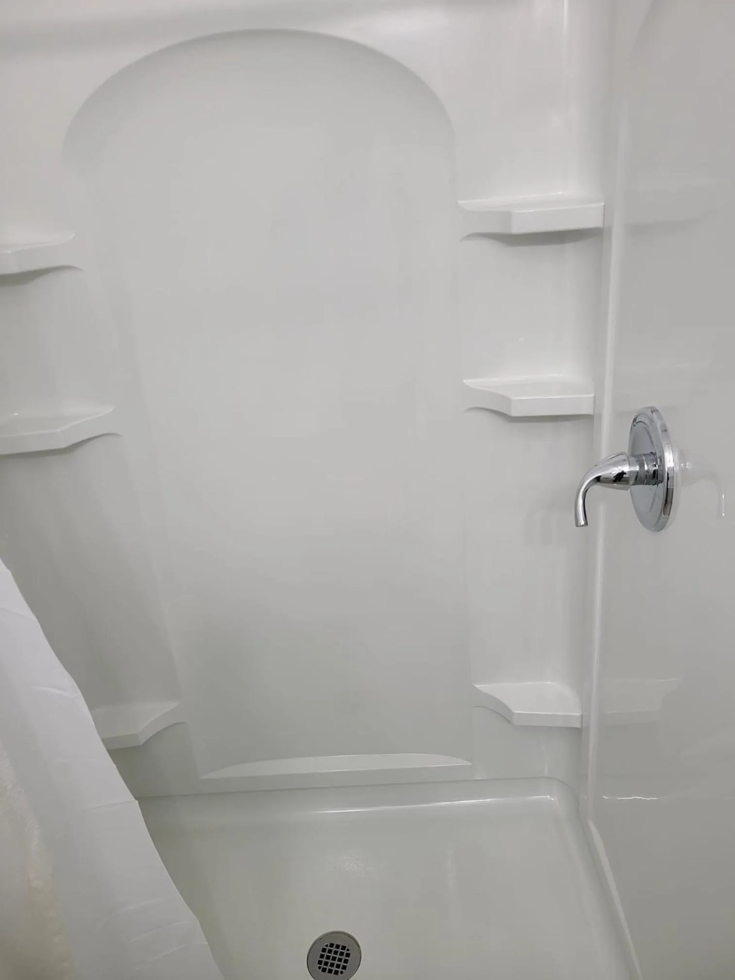 Bathroom in Clarysville Motel