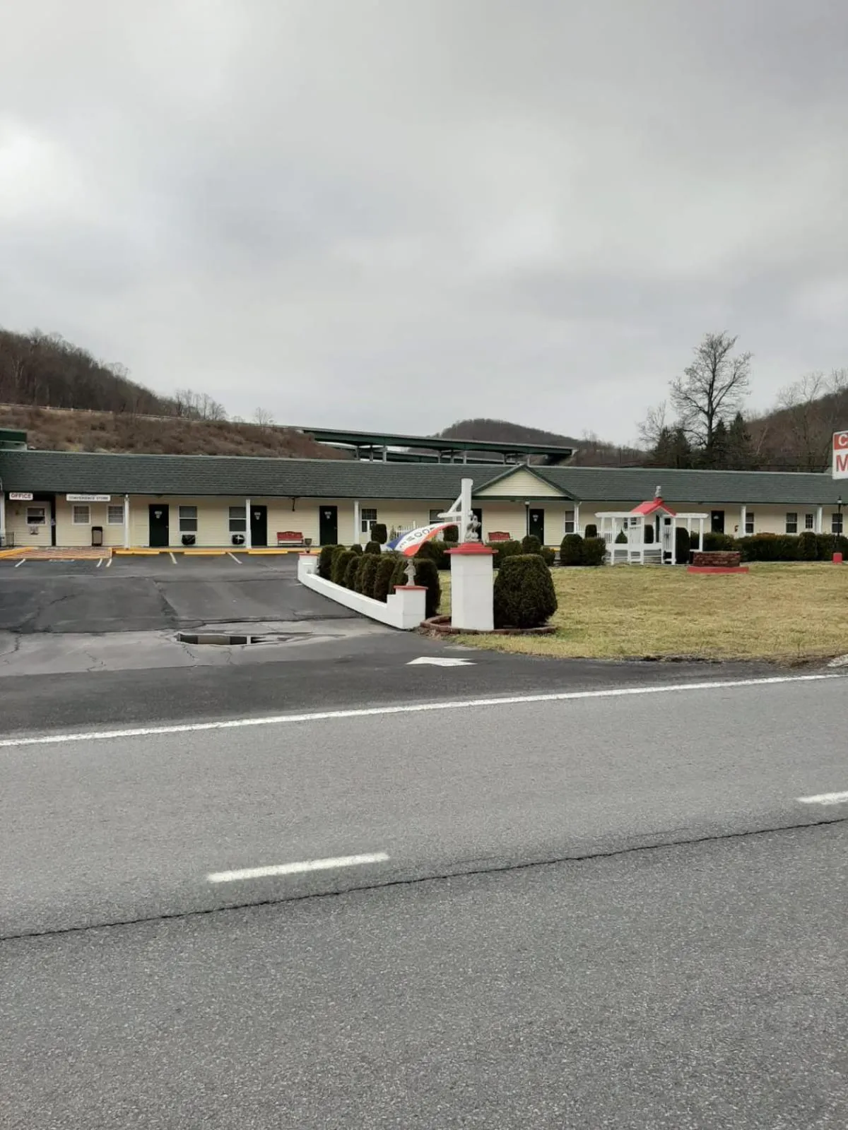 Property building in Clarysville Motel