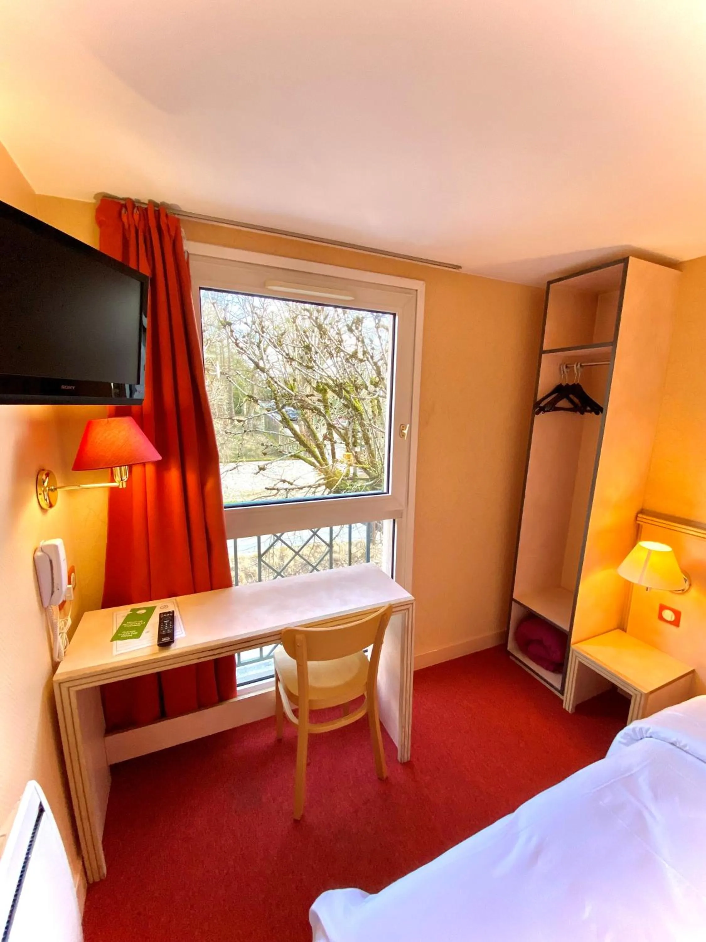 Photo of the whole room, Bed in Hotel Le Village