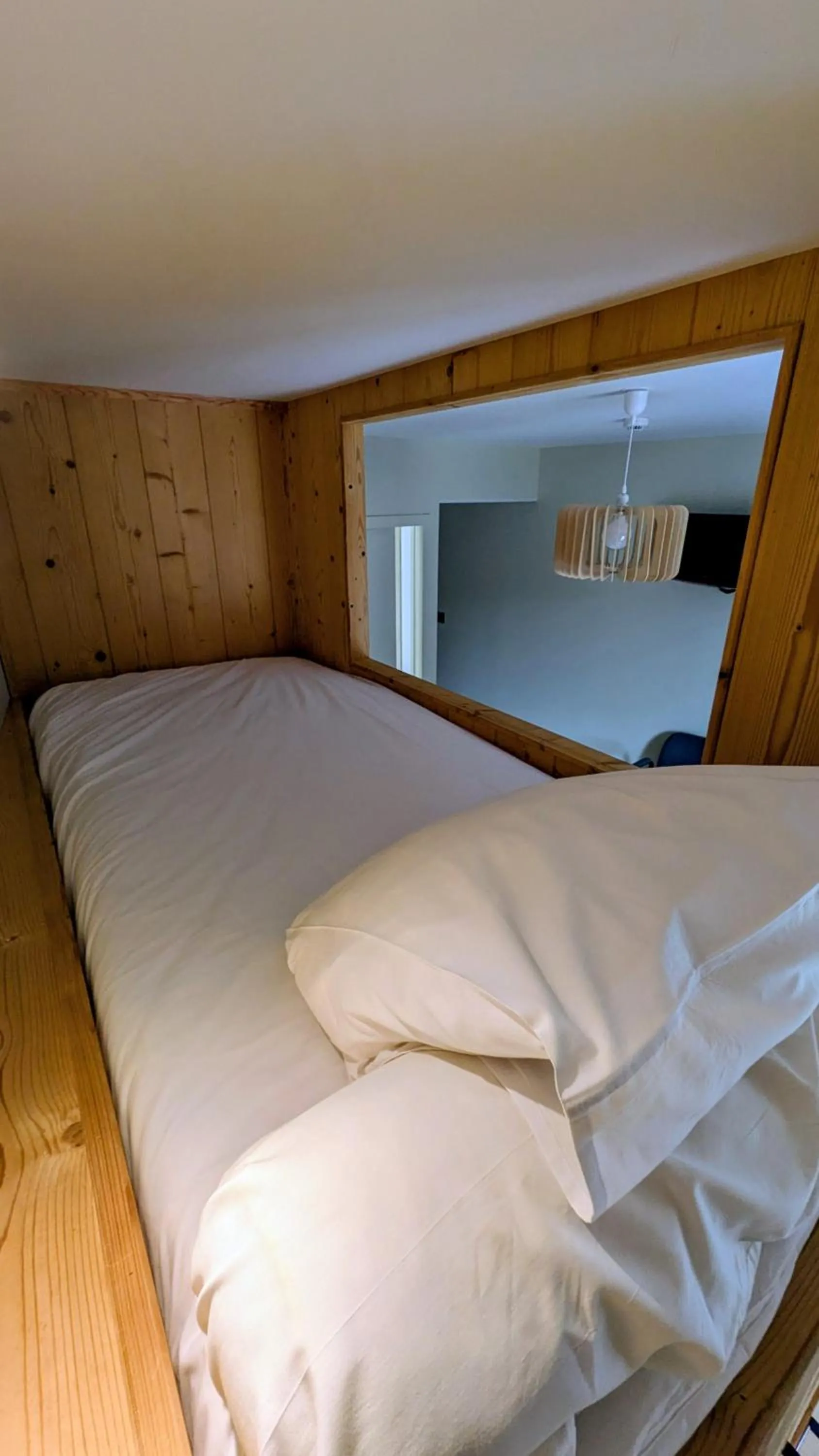 Bed in Logis Hôtel restaurant La Remise