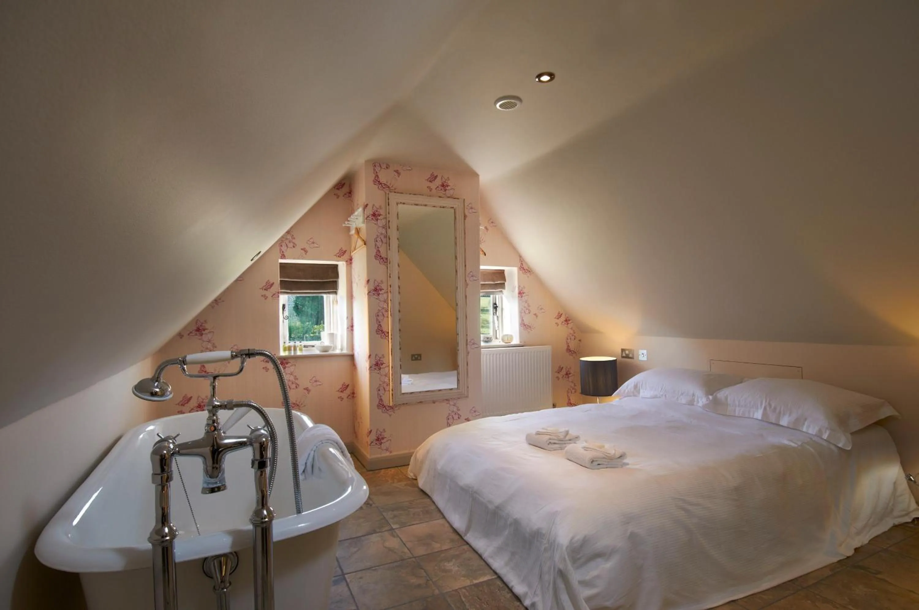 Photo of the whole room, Bed in The Museum Inn