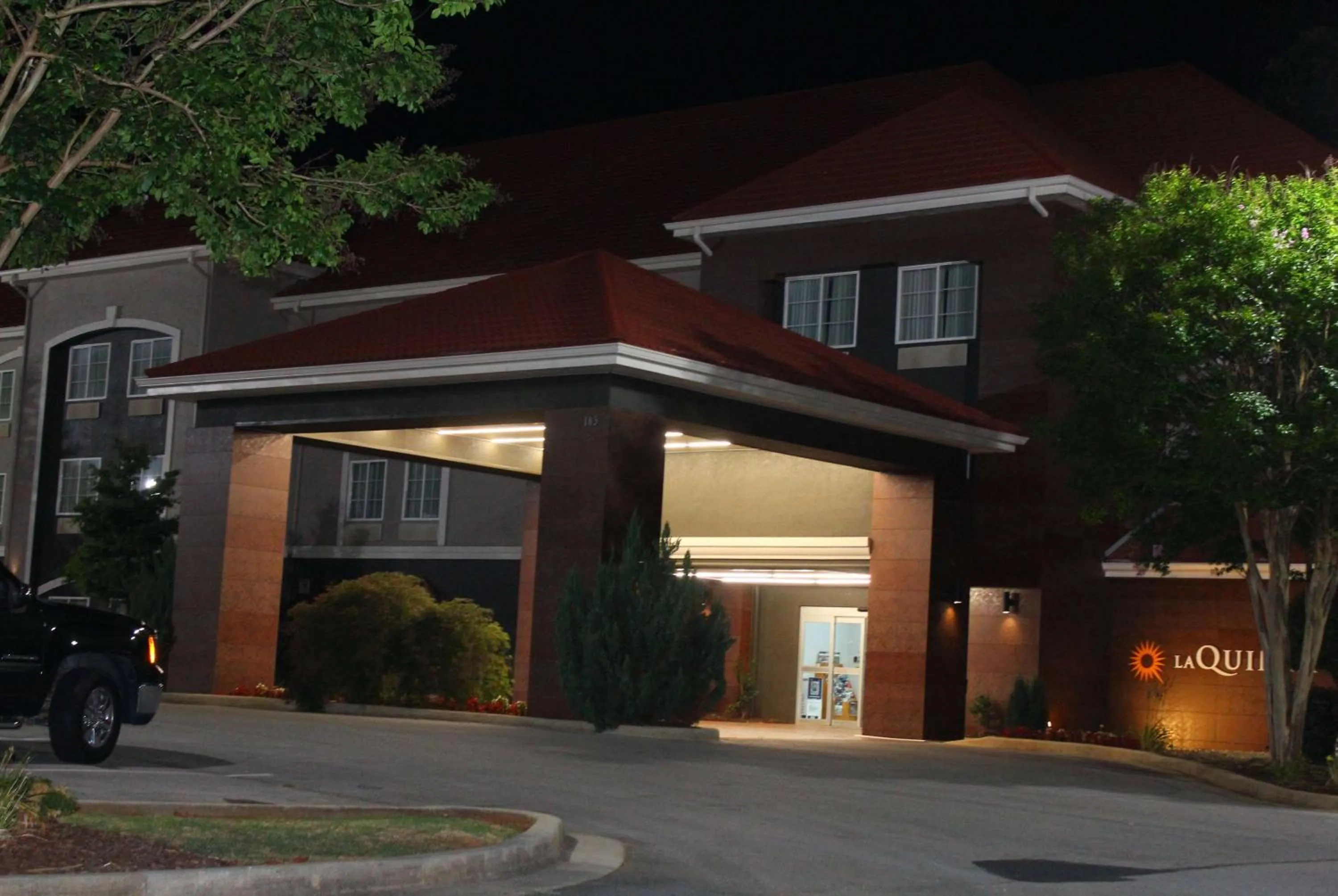 Property building in La Quinta by Wyndham Huntsville Airport Madison