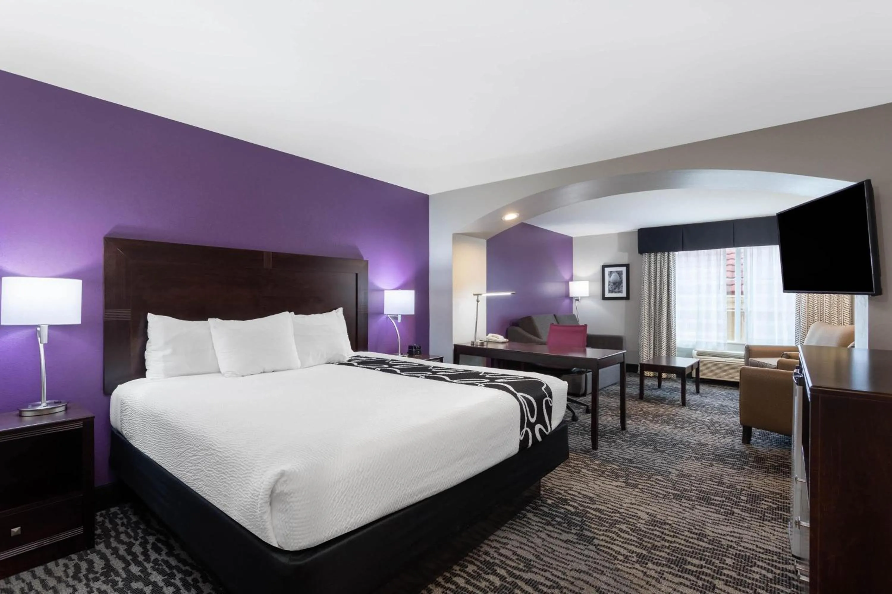 Photo of the whole room, Bed in La Quinta by Wyndham Huntsville Airport Madison