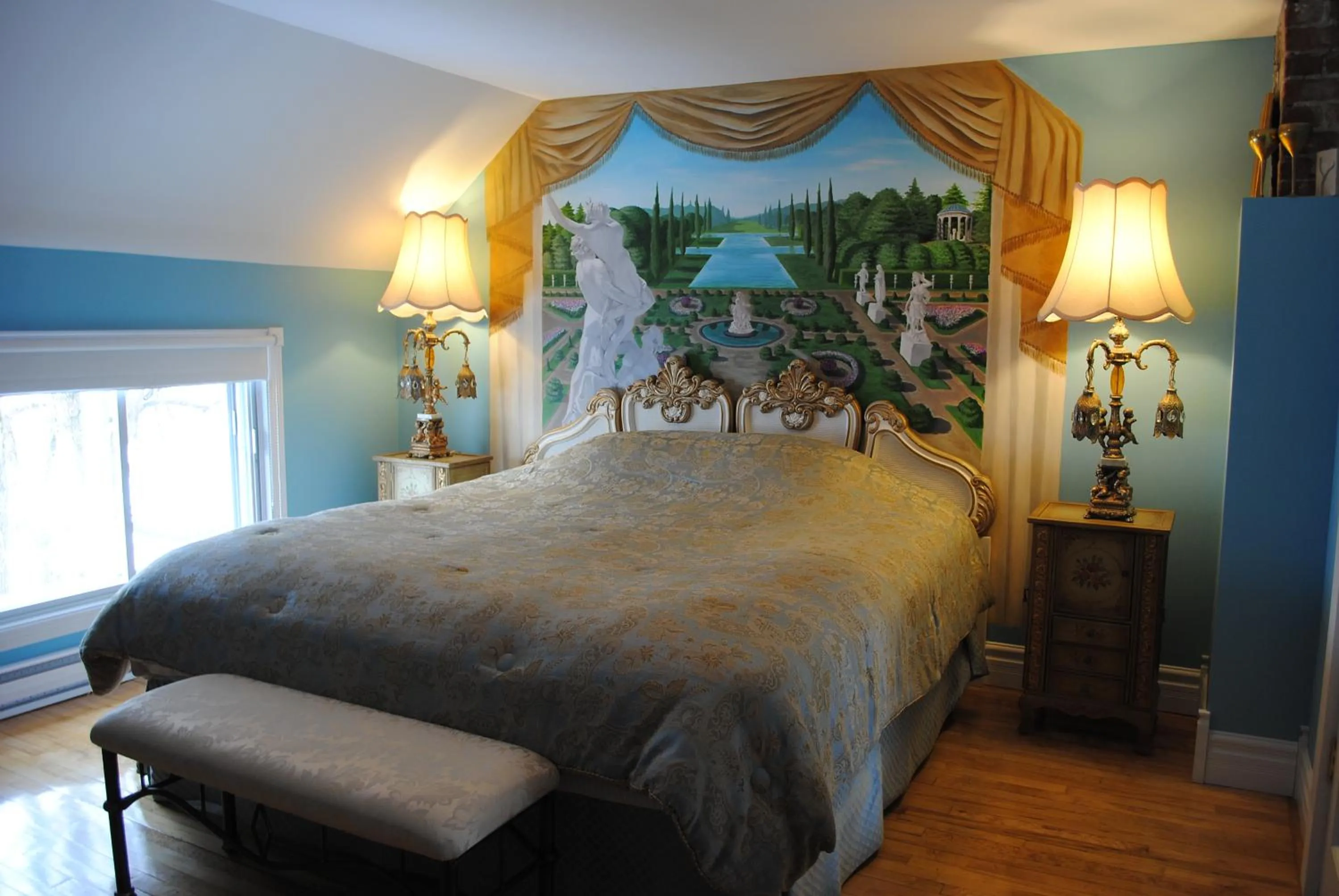 Bed in Auberge Marquis de Montcalm