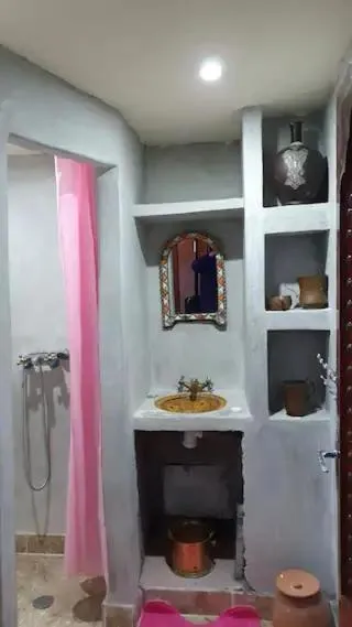 Shower in Tizi Maison d'Hôtes