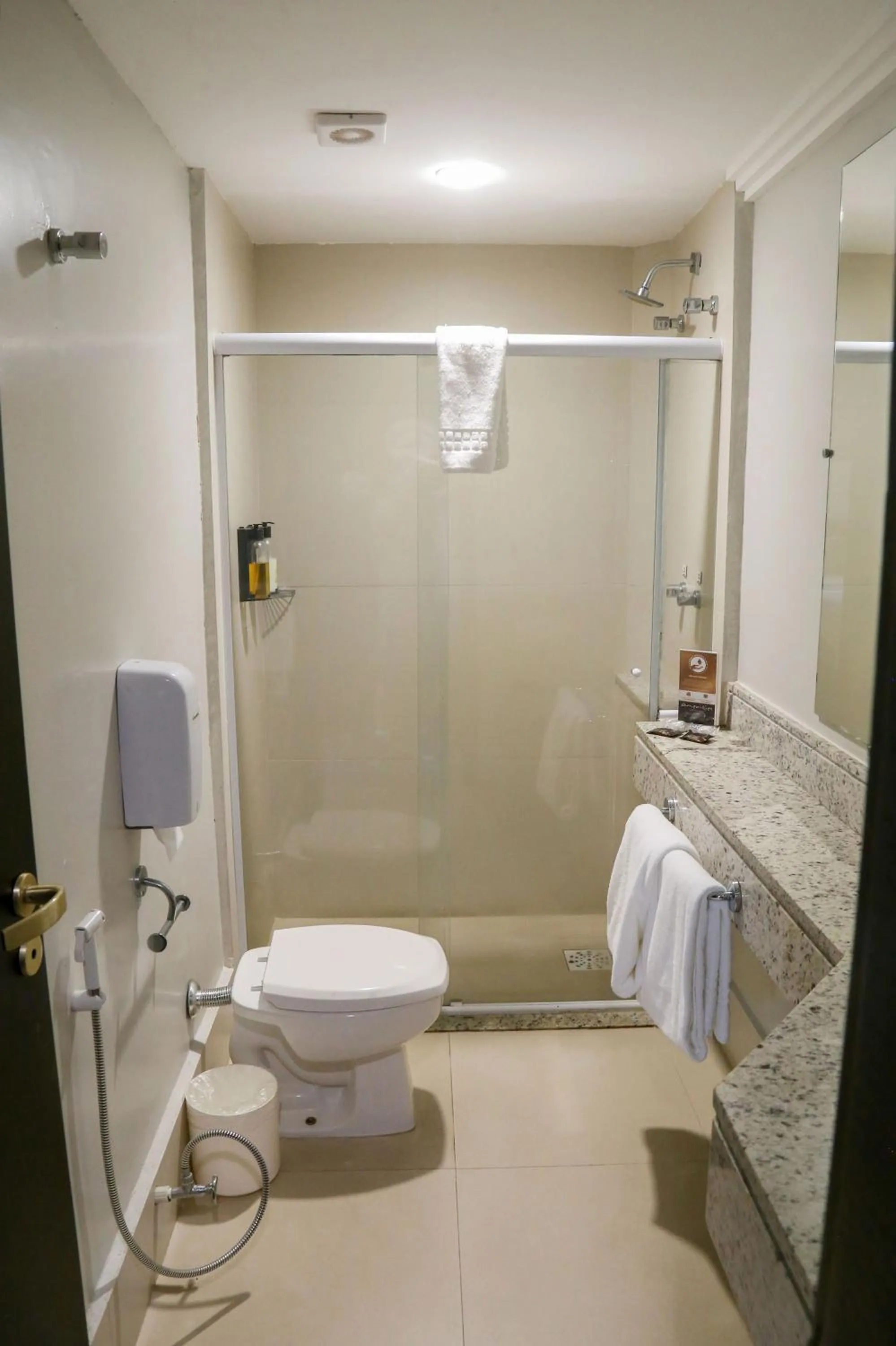 Bathroom in Class Hotel Guaxupé