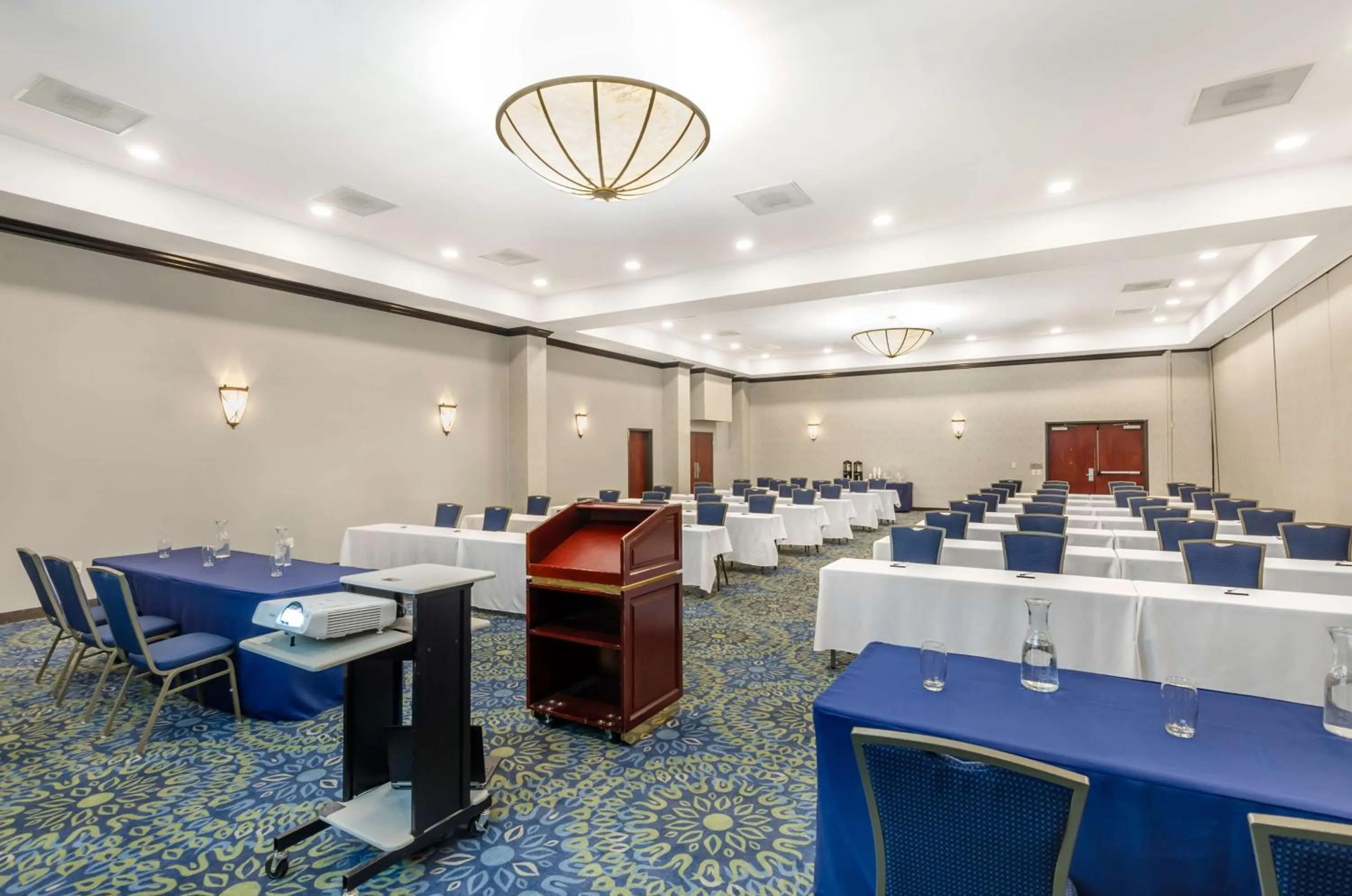 Meeting/conference room in Best Western Plus Waynesboro