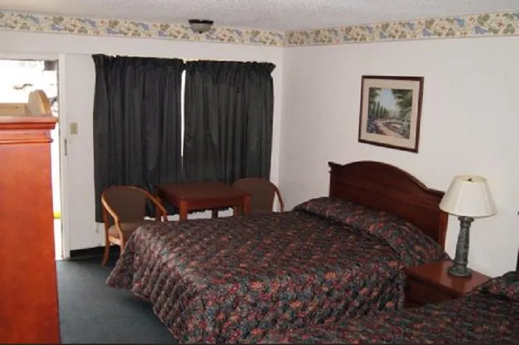 Bed in Budget Inn
