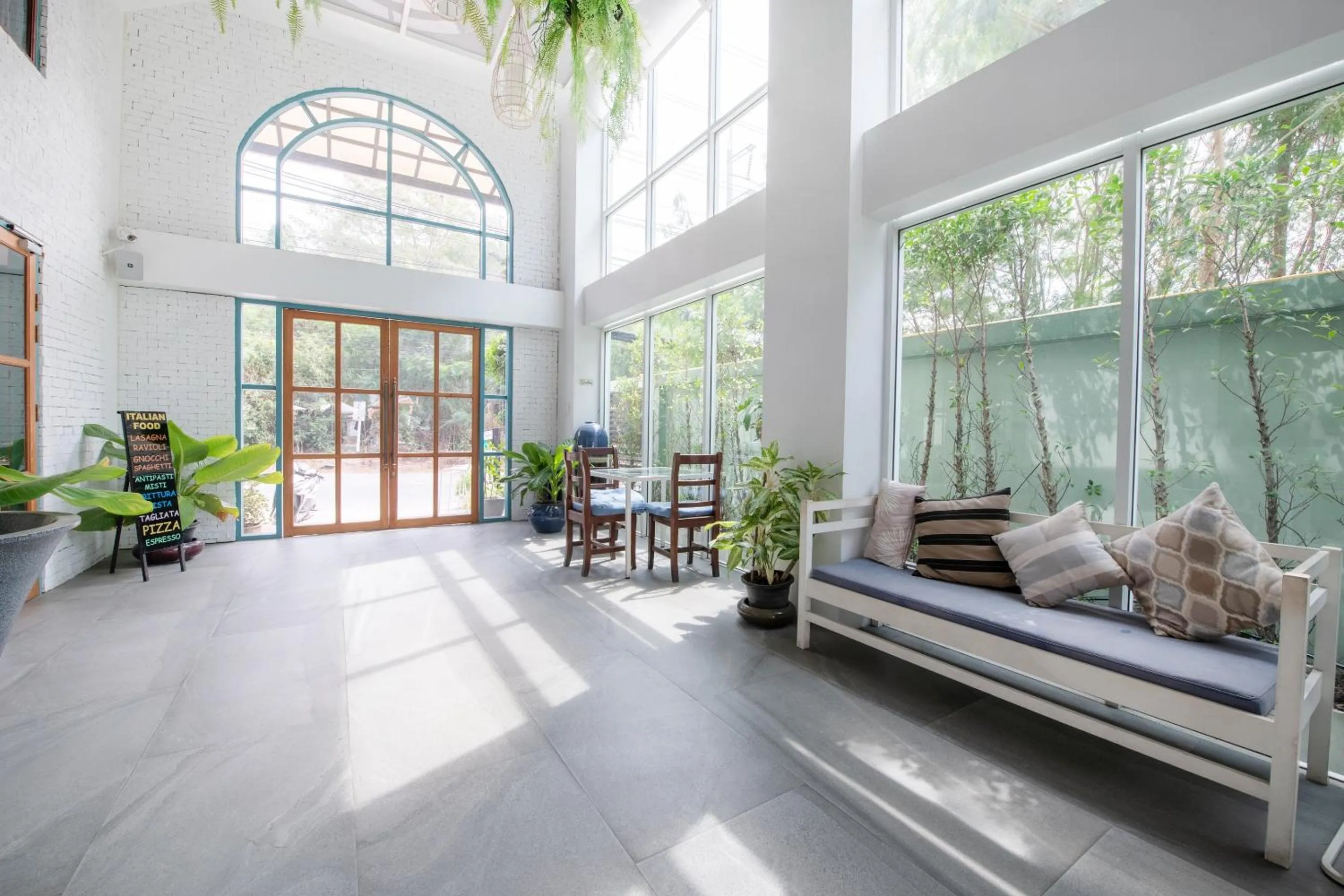 Lobby or reception, Bed in Blooming Hill Boutique Suites