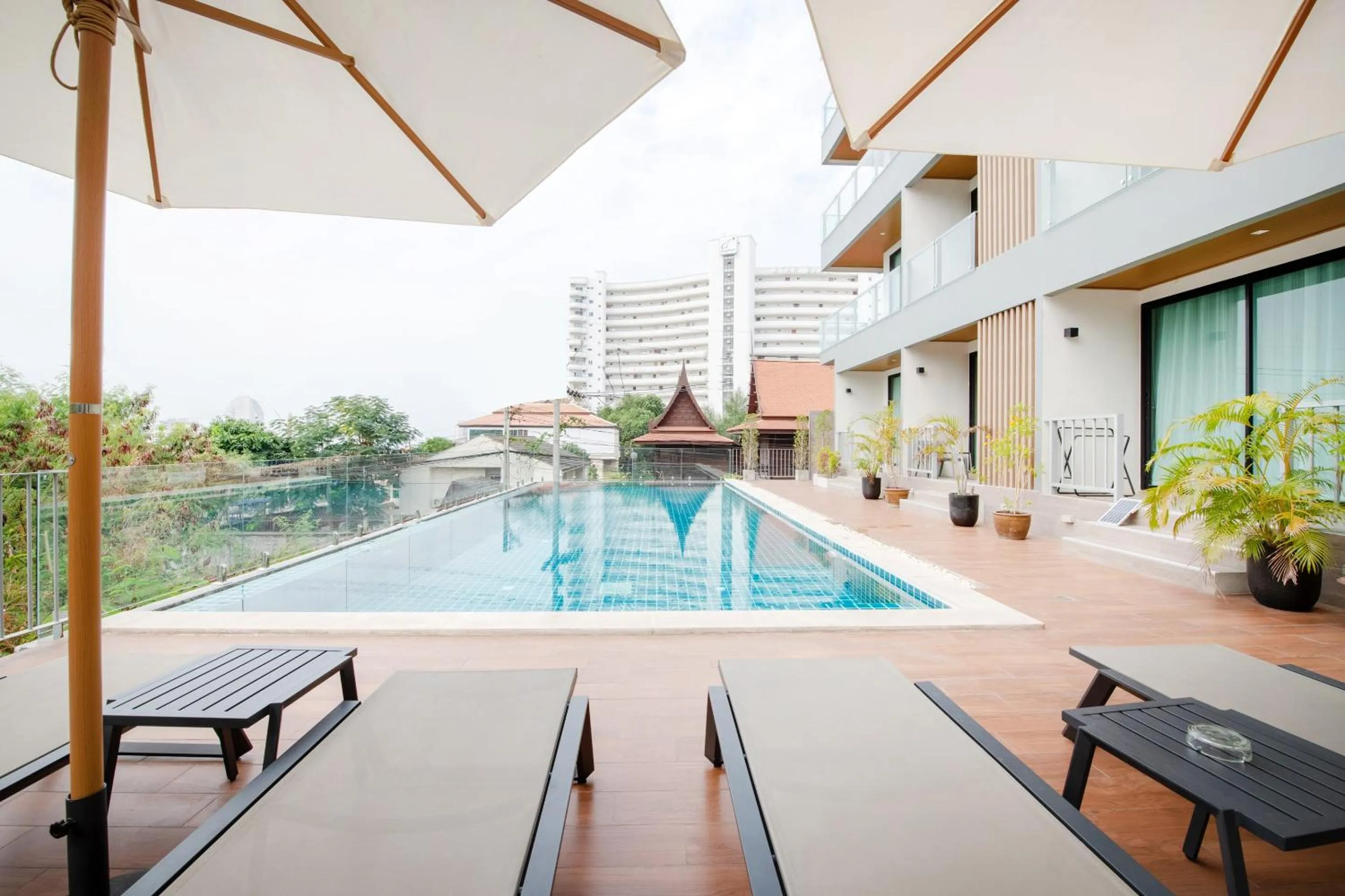 Swimming pool in Blooming Hill Boutique Suites
