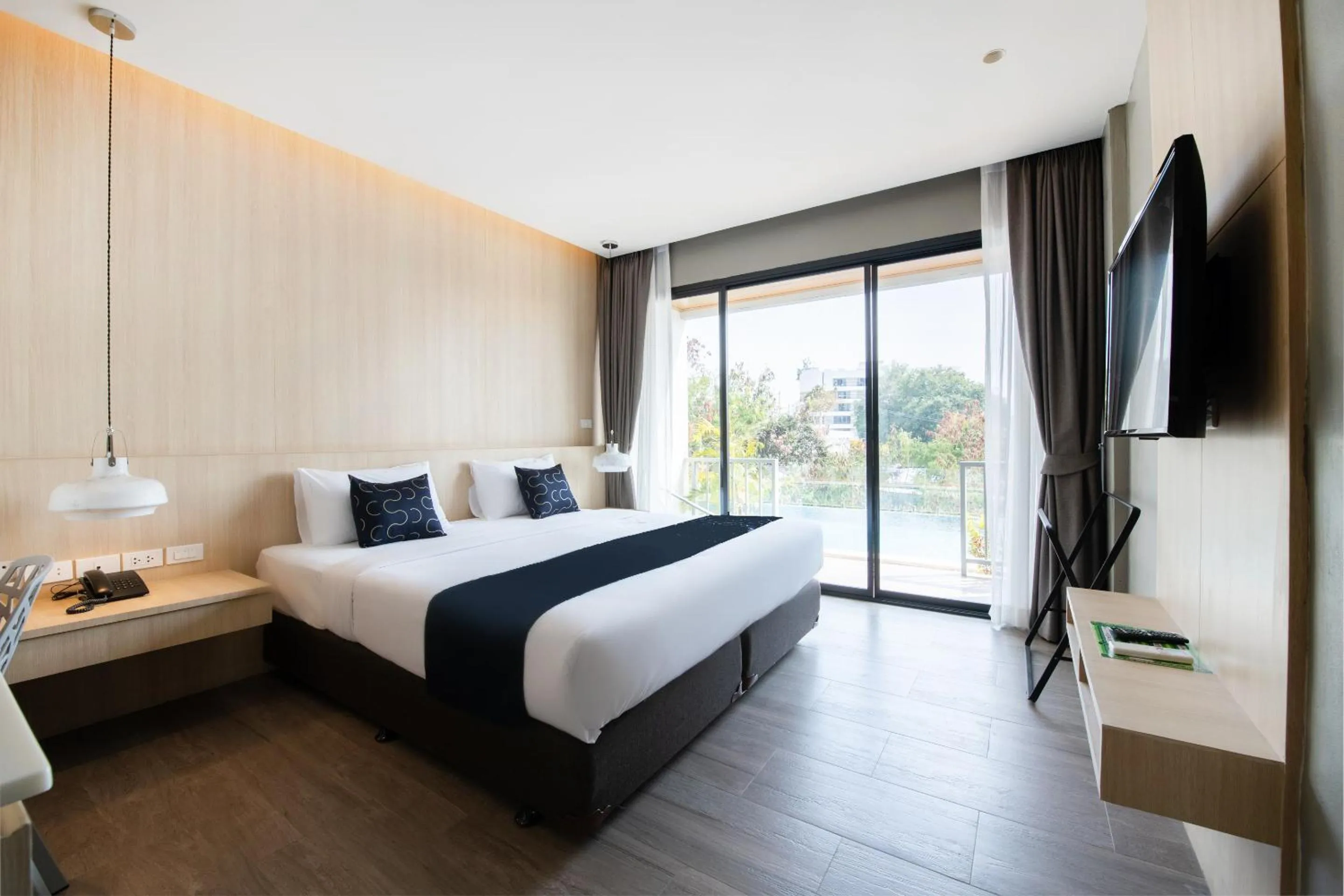 Bedroom, Bed in Blooming Hill Boutique Suites