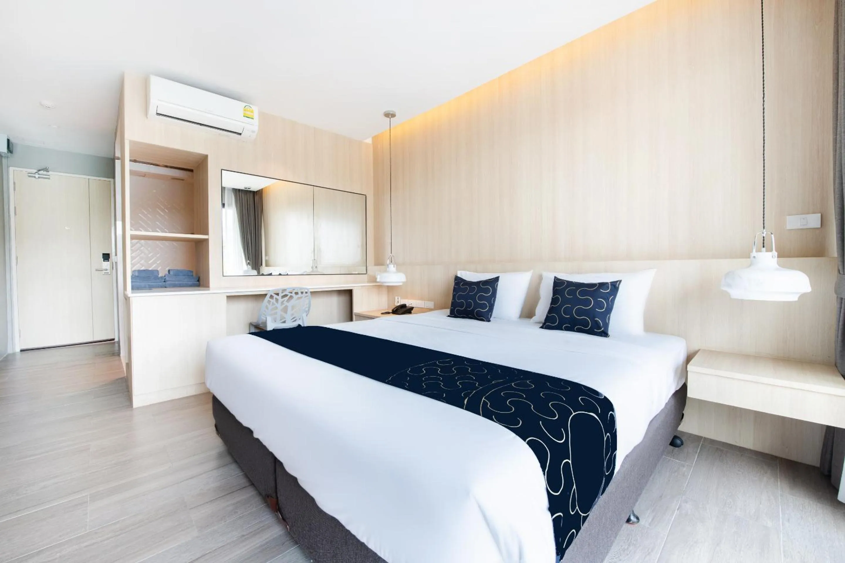 Bedroom, Bed in Blooming Hill Boutique Suites