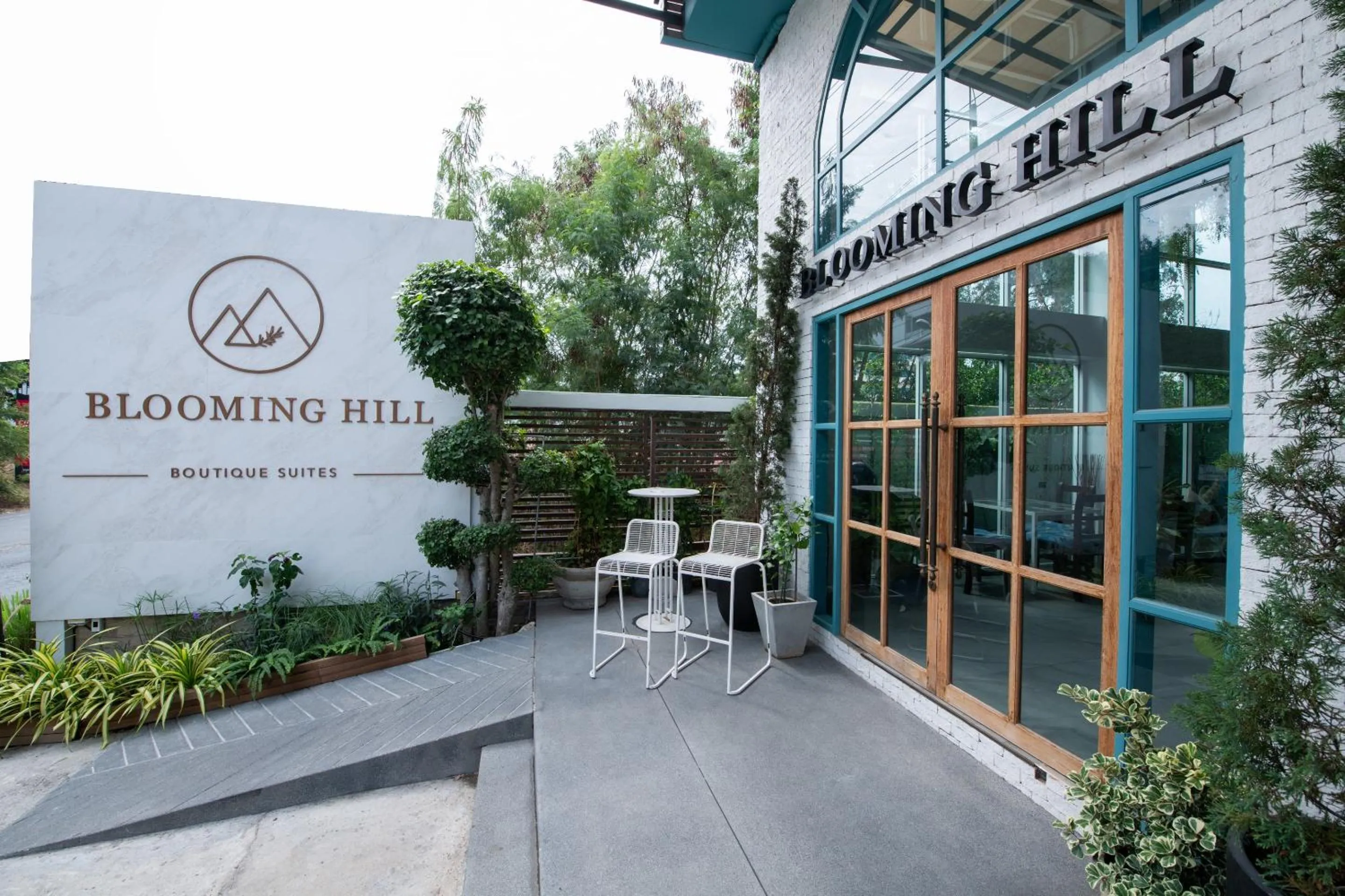 Facade/entrance in Blooming Hill Boutique Suites