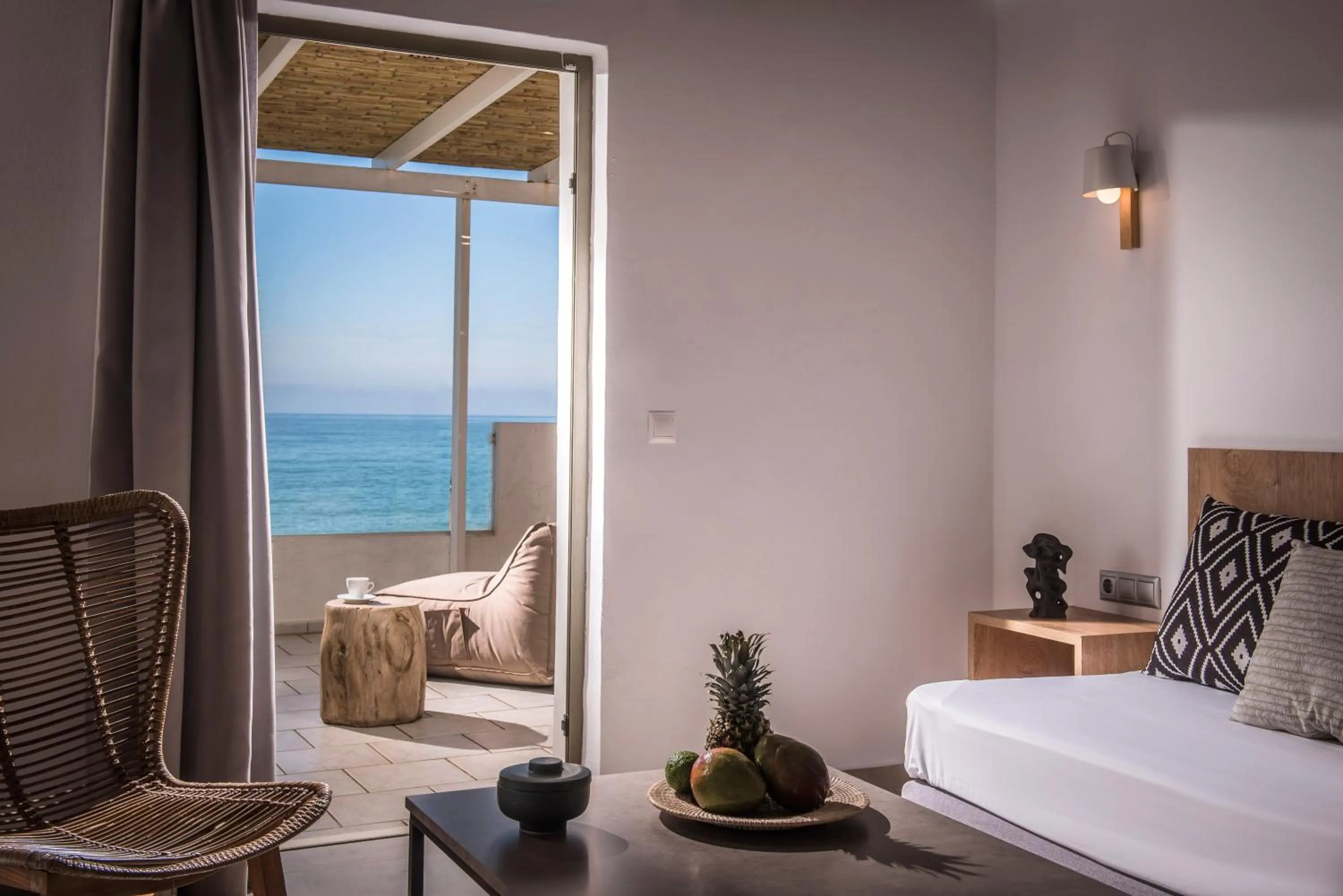 Pool view, Bed in Enorme Maya Beach Hotel-Adults Only