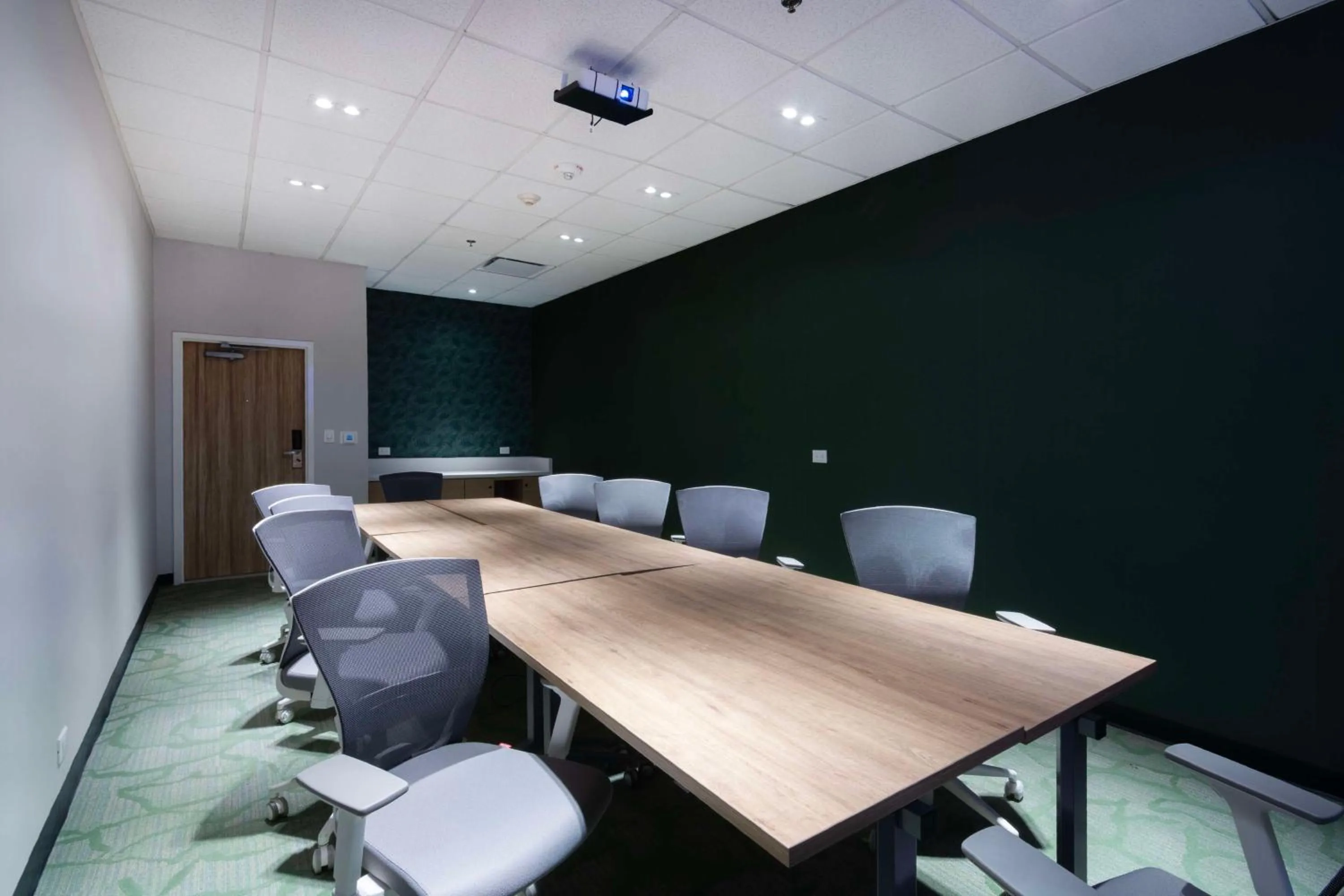 Meeting/conference room in Hampton by Hilton Saltillo Zona Aeropuerto