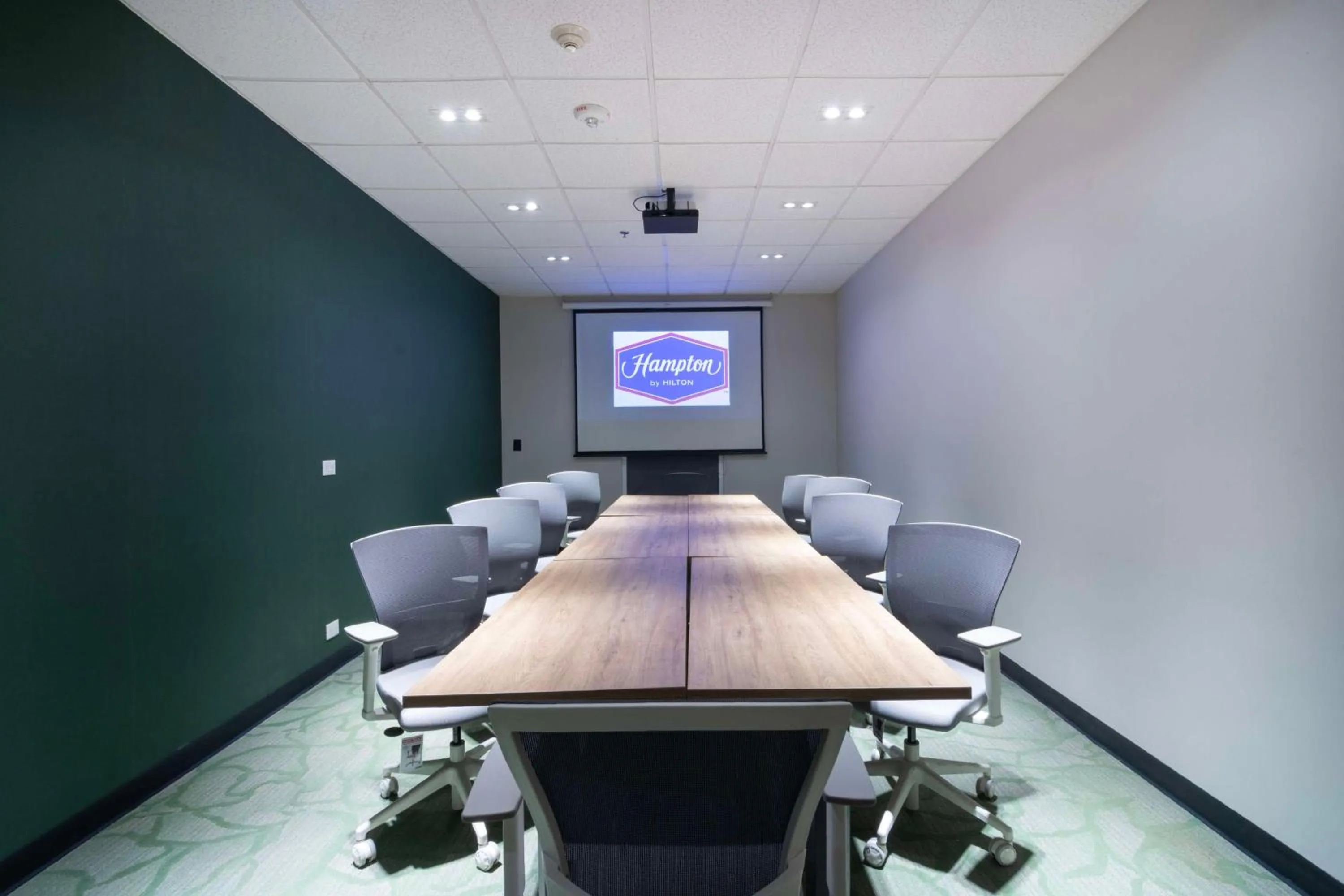 Meeting/conference room in Hampton by Hilton Saltillo Zona Aeropuerto