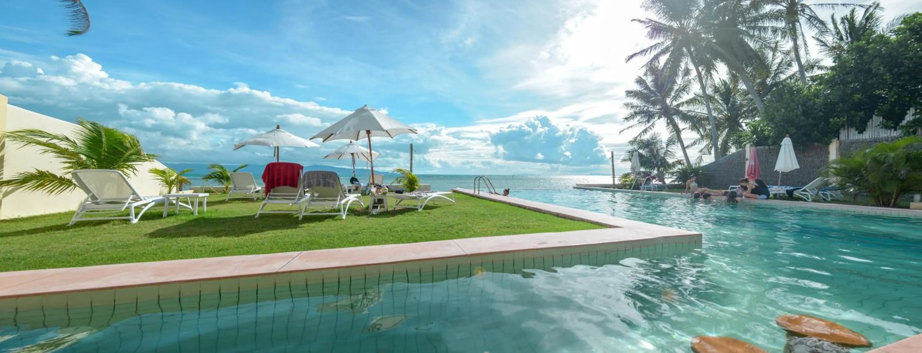 Swimming pool in Le Divine Comedie Beach Resort