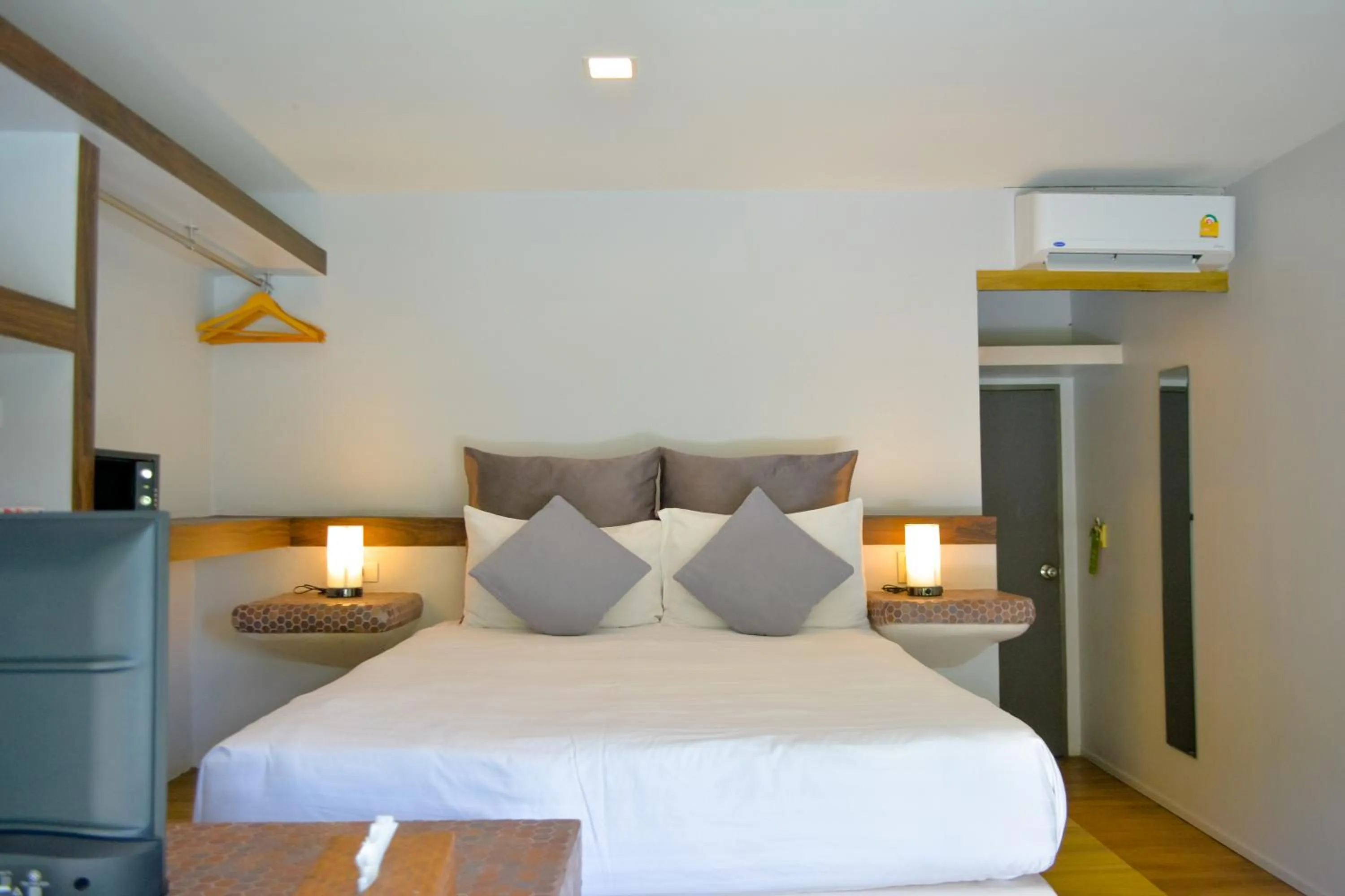 Bed in Le Divine Comedie Beach Resort