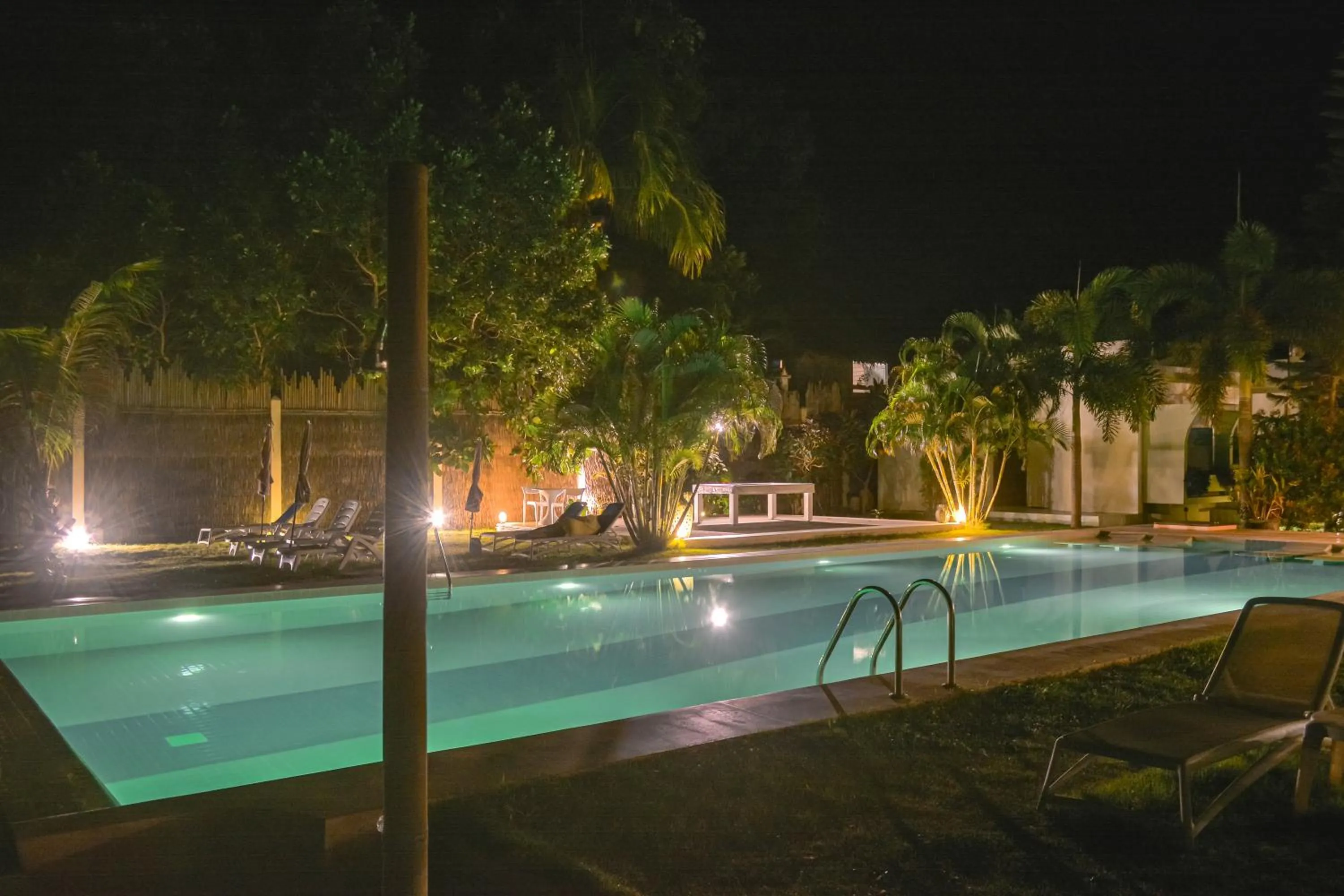 Le Divine Comedie Beach Resort