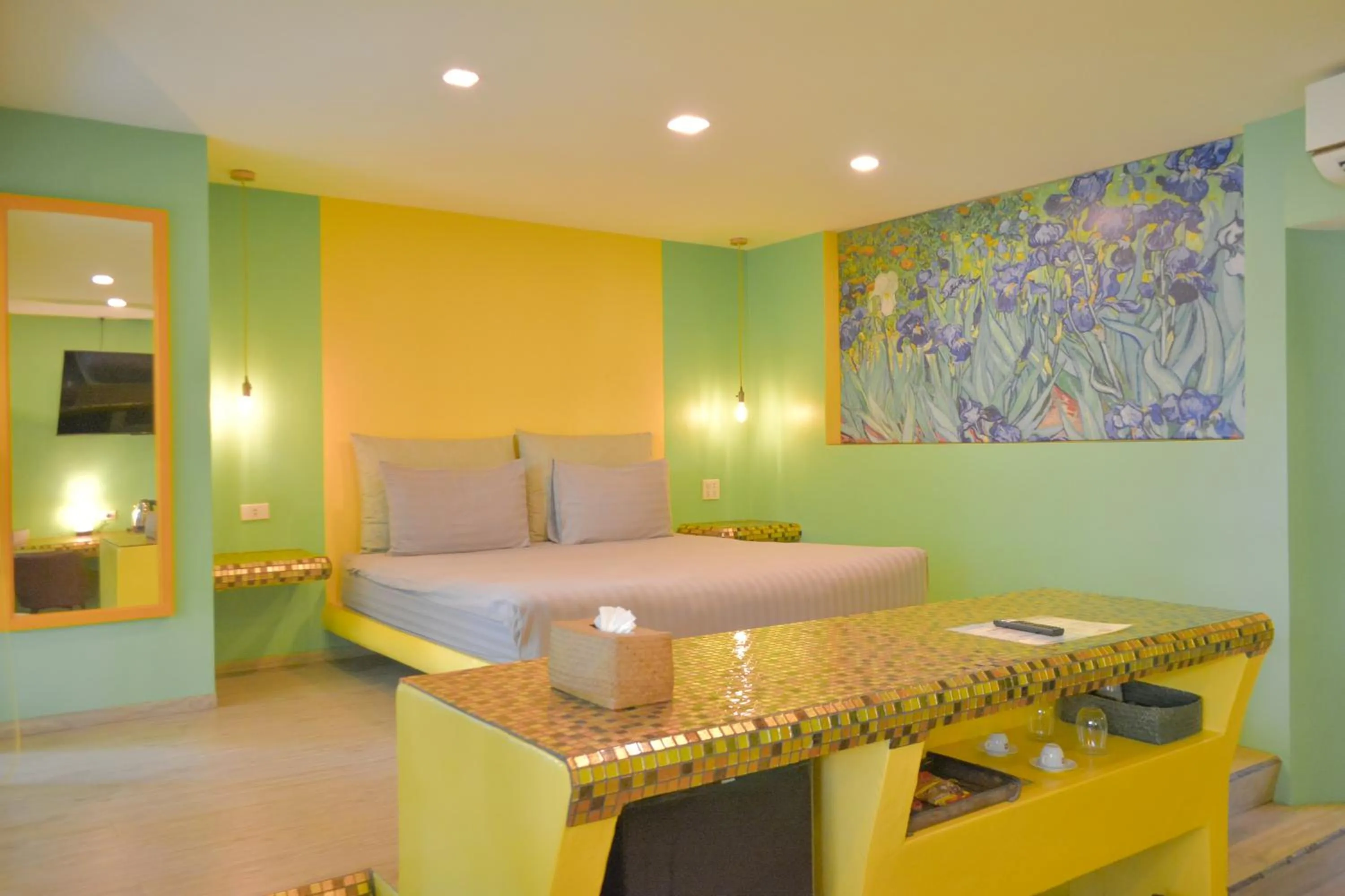 Bed in Le Divine Comedie Beach Resort