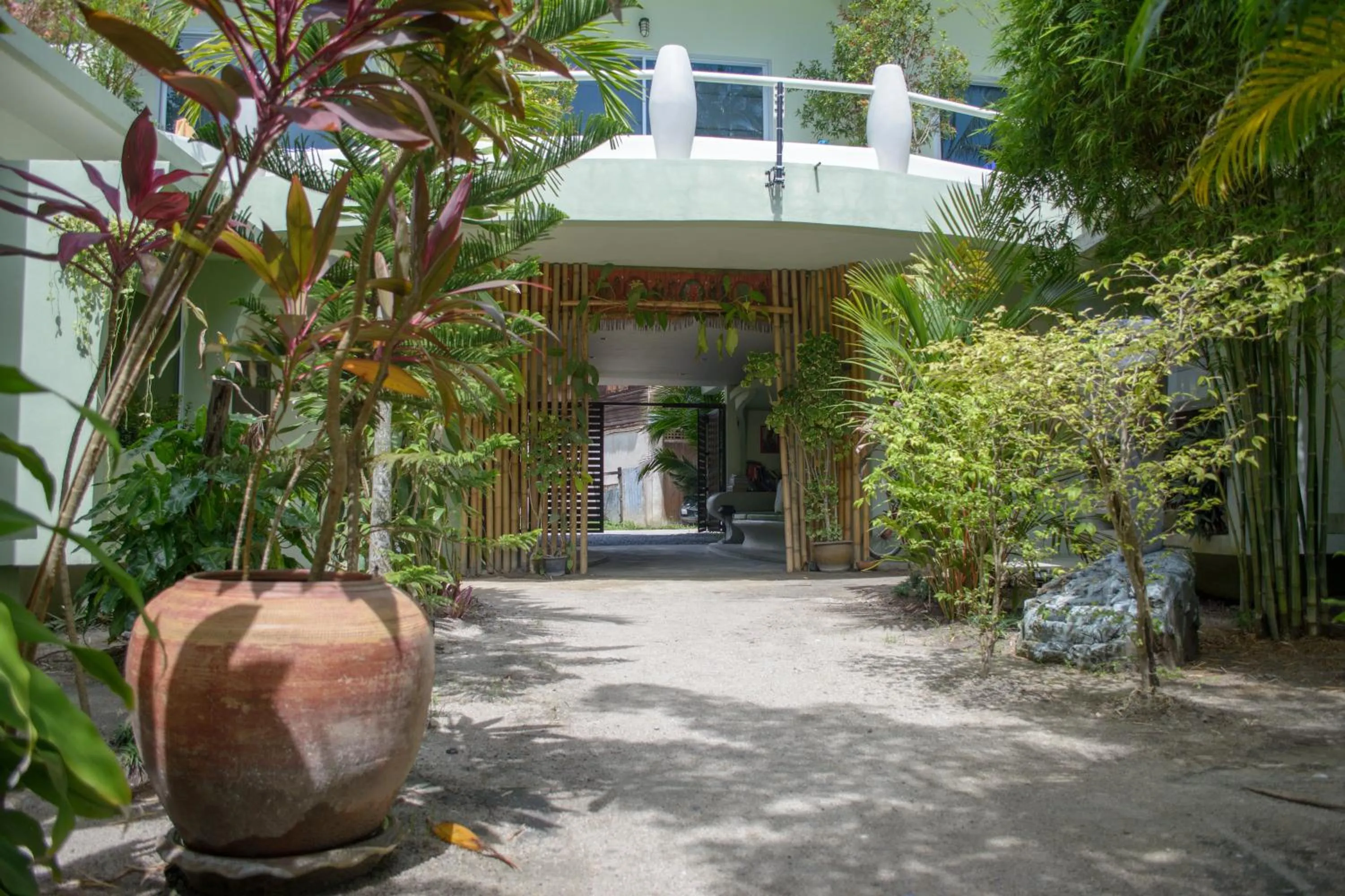 Garden in Le Divine Comedie Beach Resort