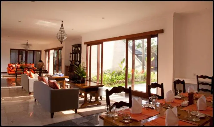 Avillion Villa Cinta @Sanur, Bali