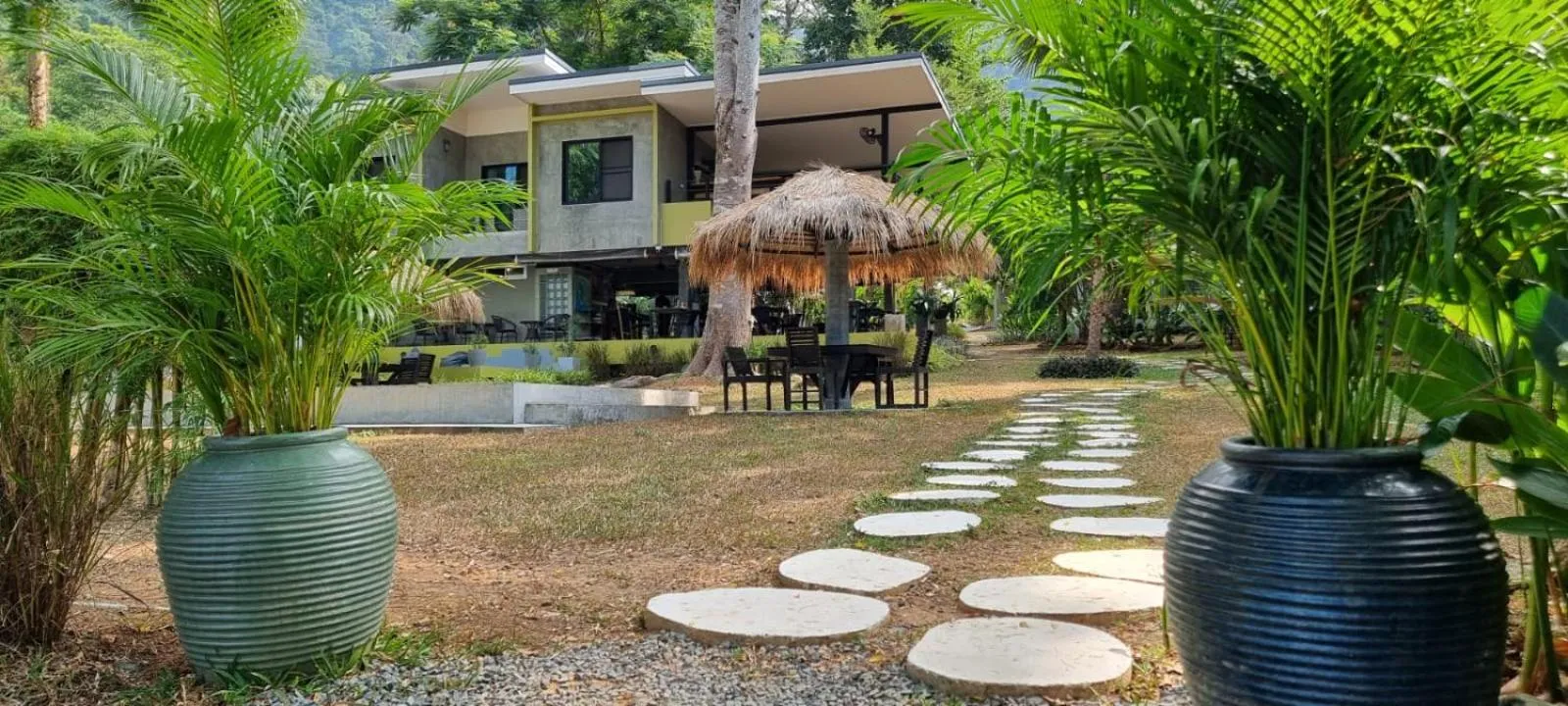 Facade/entrance in Lazy Republique