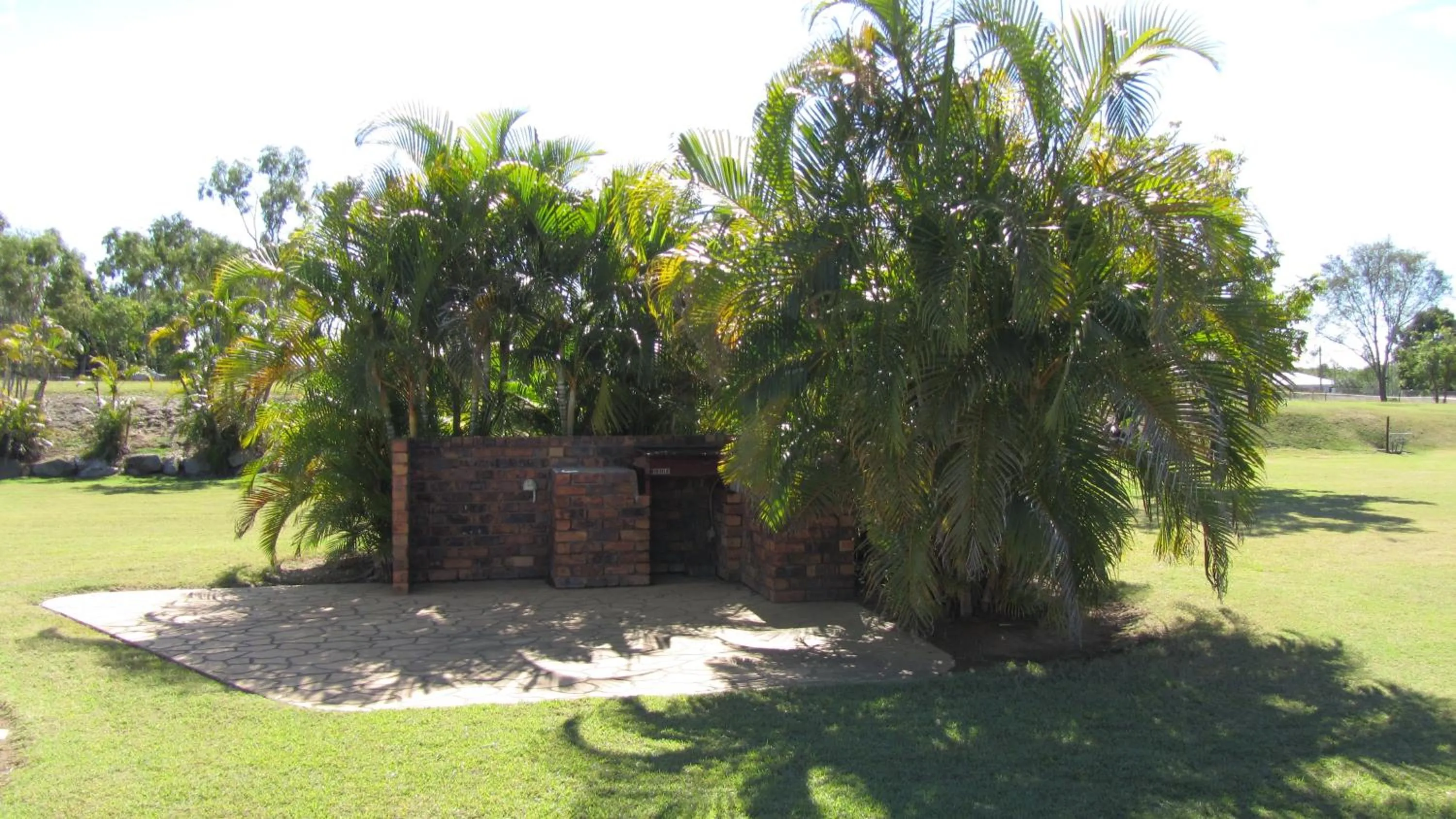 BBQ facilities in Heritage Lodge Motel