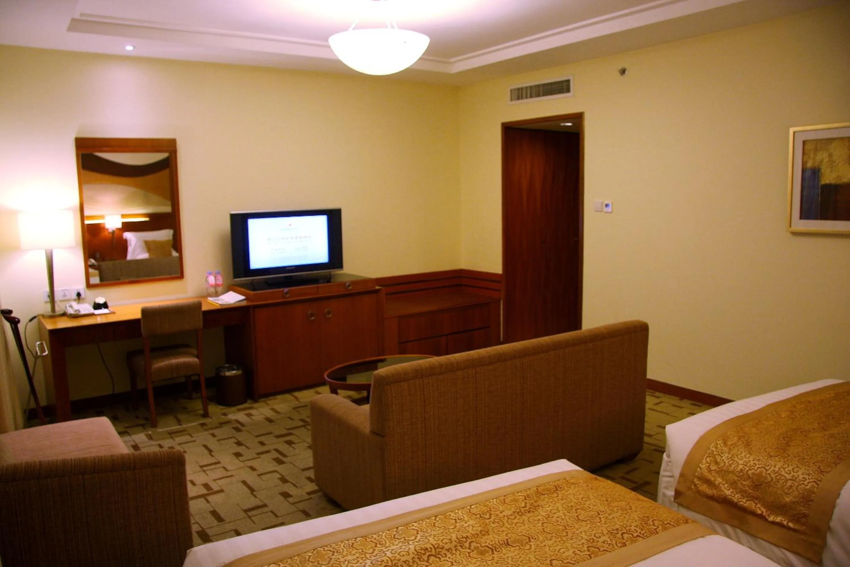 Seating area in Jianguo Garden Hotel