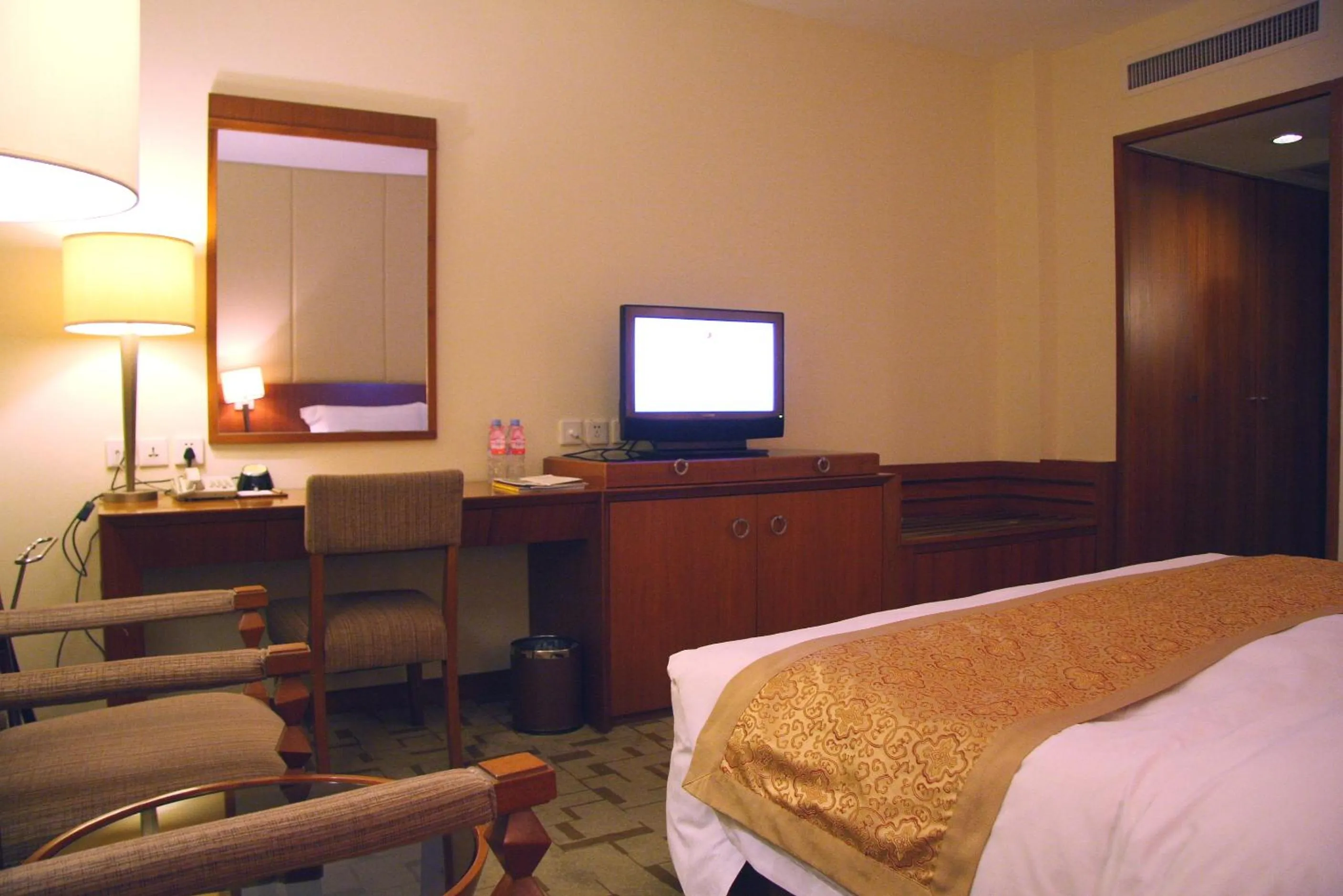 TV and multimedia, TV/Entertainment Center in Jianguo Garden Hotel