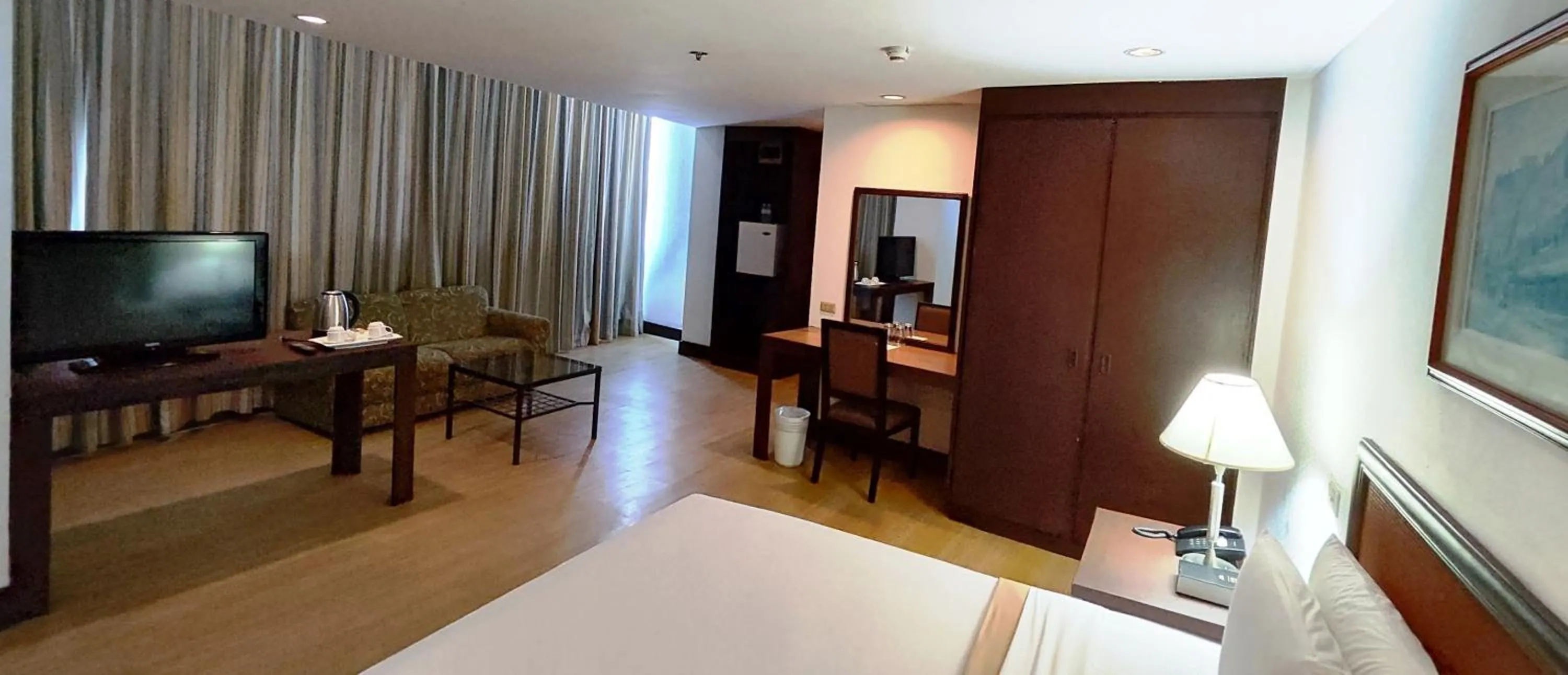 Bed in Rajah Park Hotel by Hiverooms