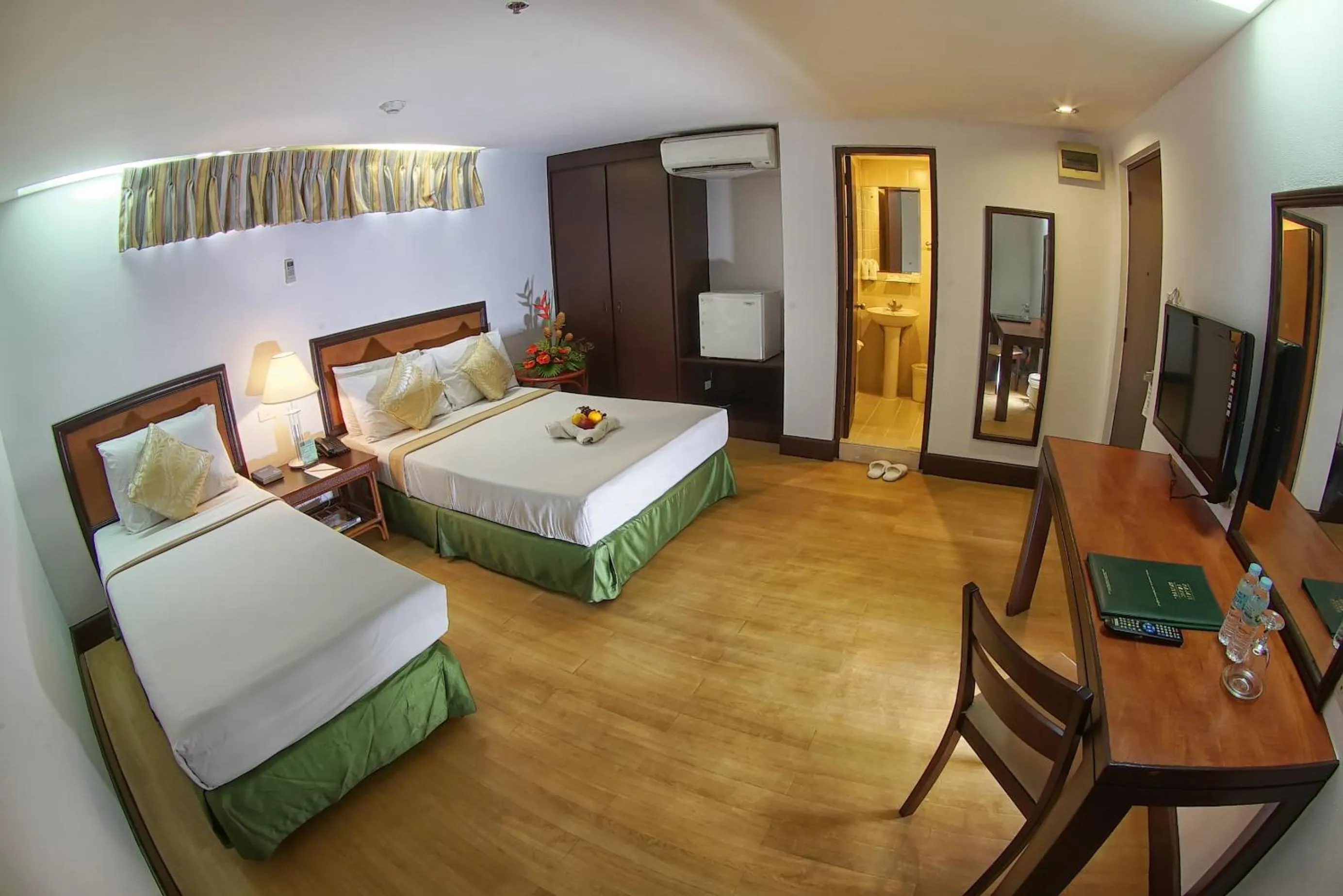 Bedroom, Bed in Rajah Park Hotel by Hiverooms