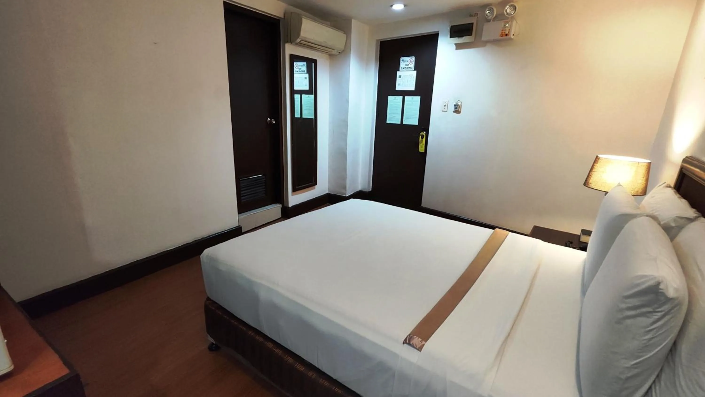 Bed in Rajah Park Hotel by Hiverooms