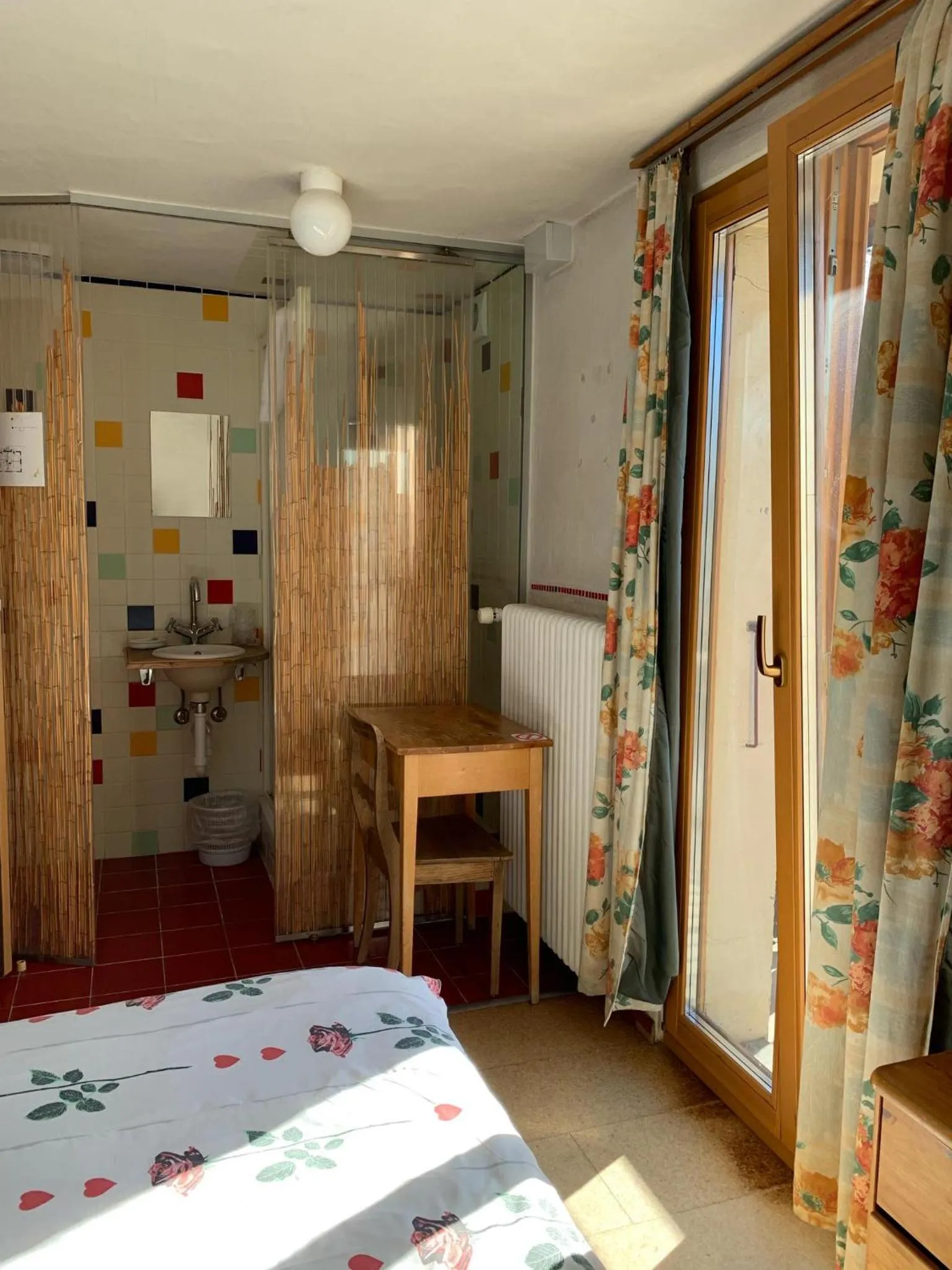 Photo of the whole room in Hotel les Touristes