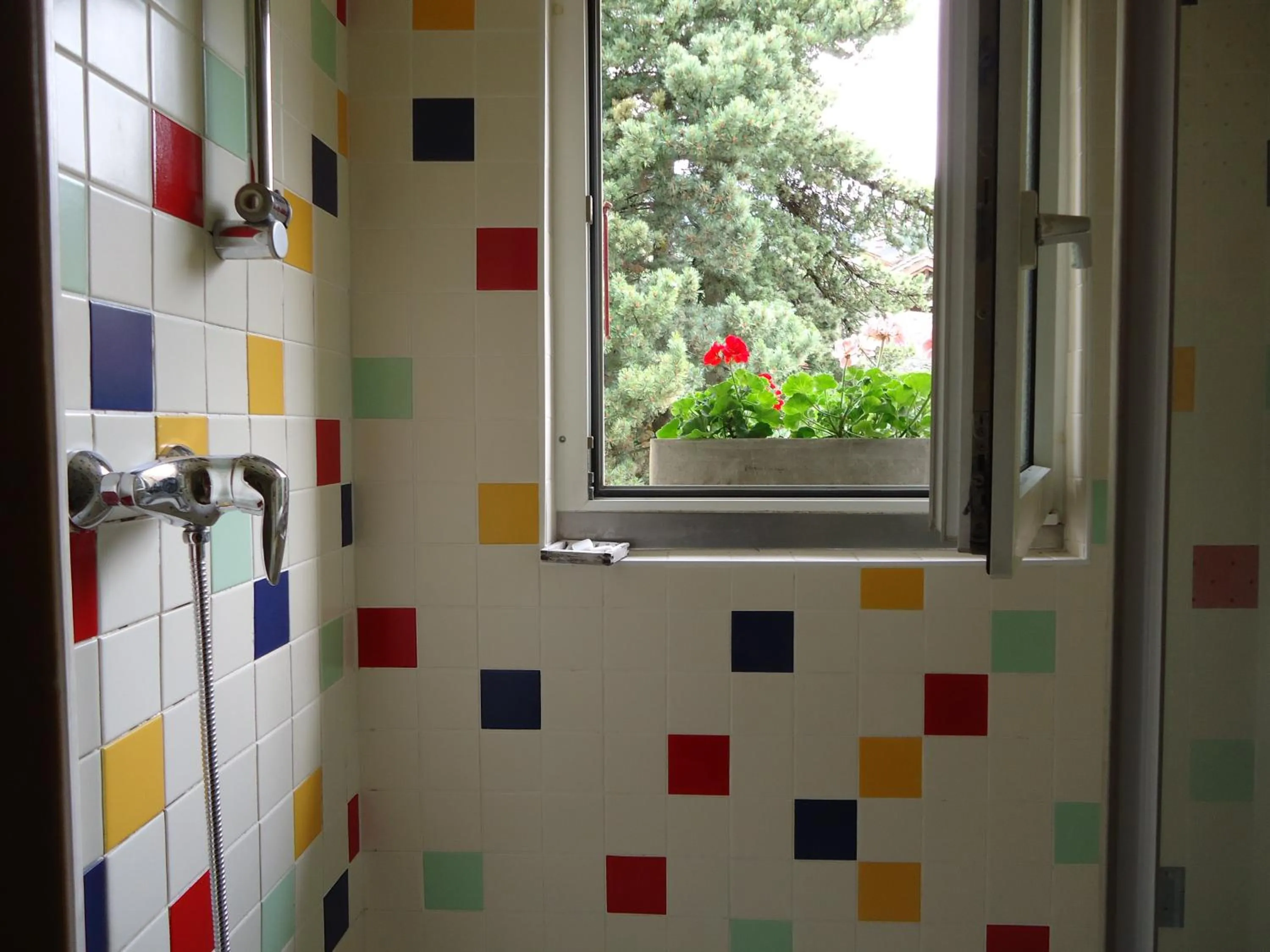Bathroom in Hotel les Touristes