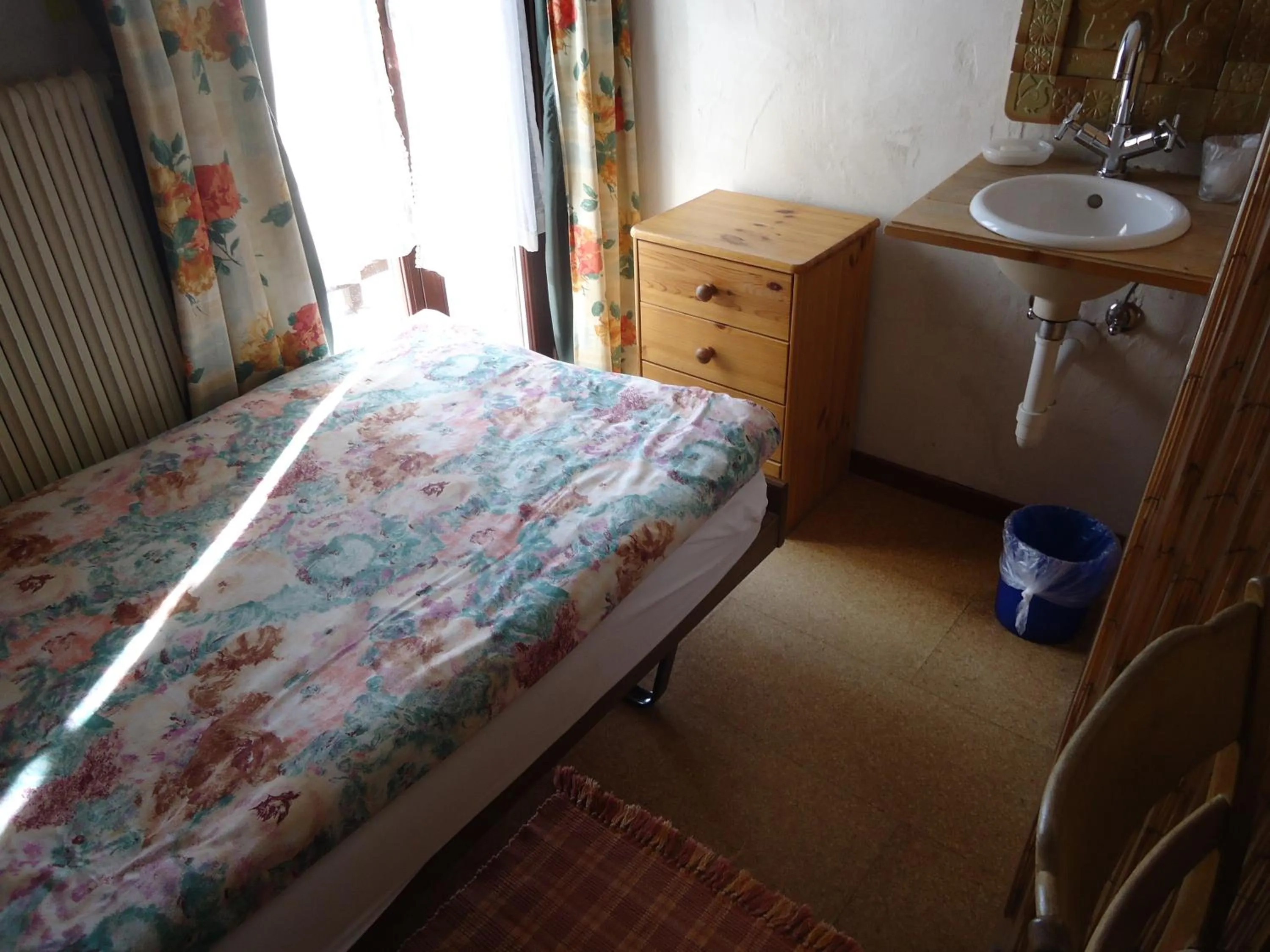 Photo of the whole room in Hotel les Touristes