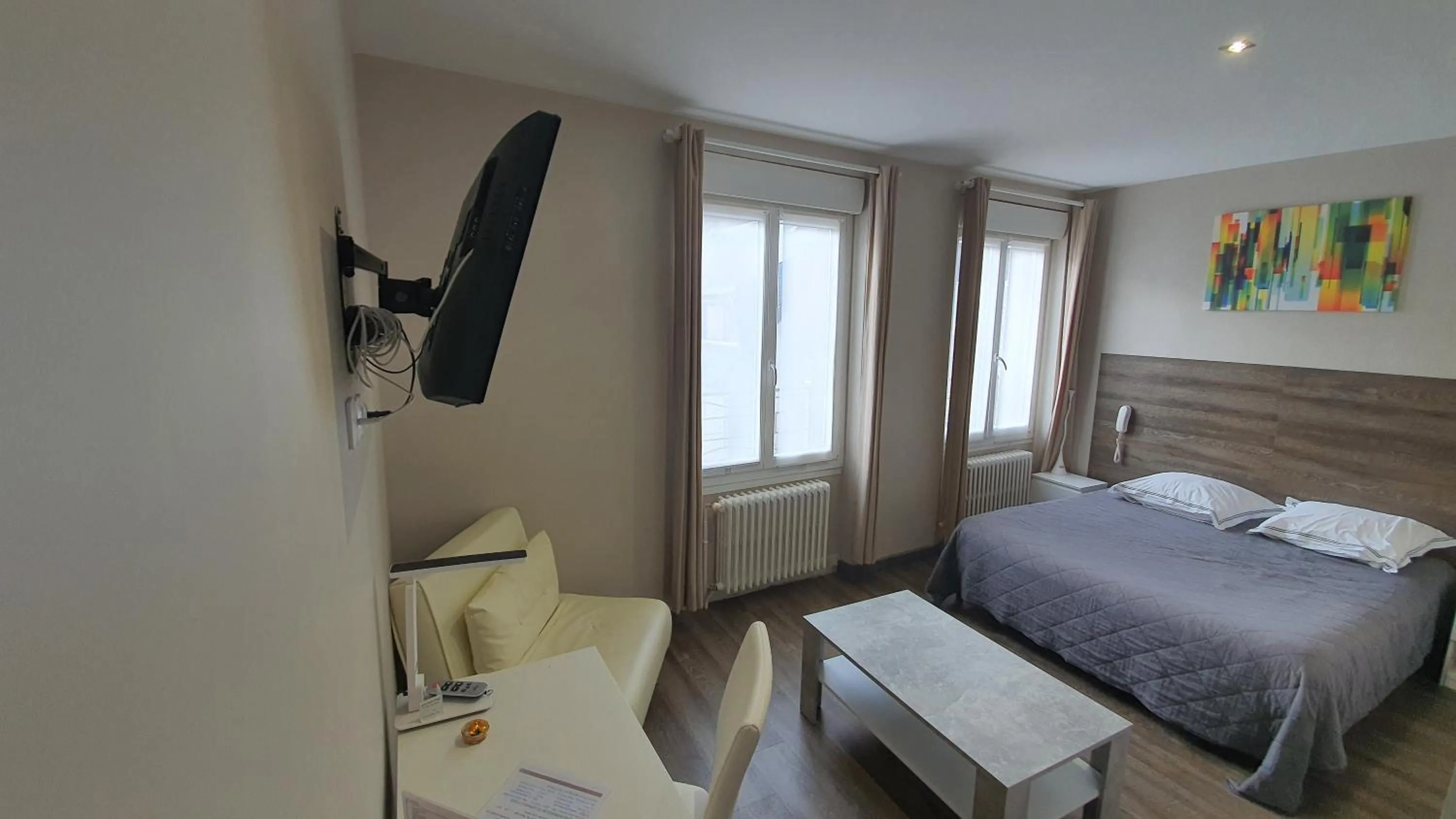 Bed in hotel des 2 nations