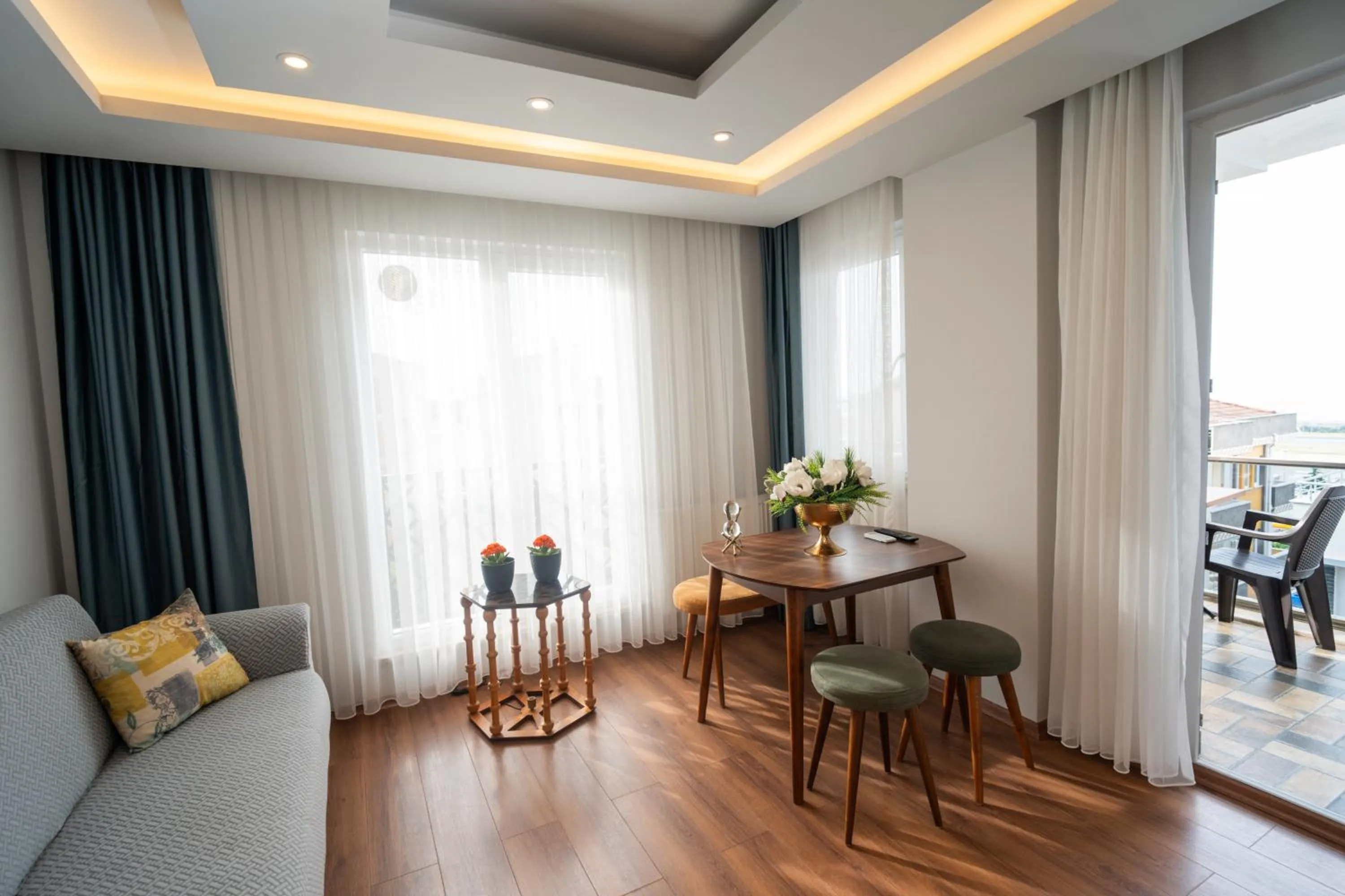 Balcony/Terrace in Yusra Apart Otel