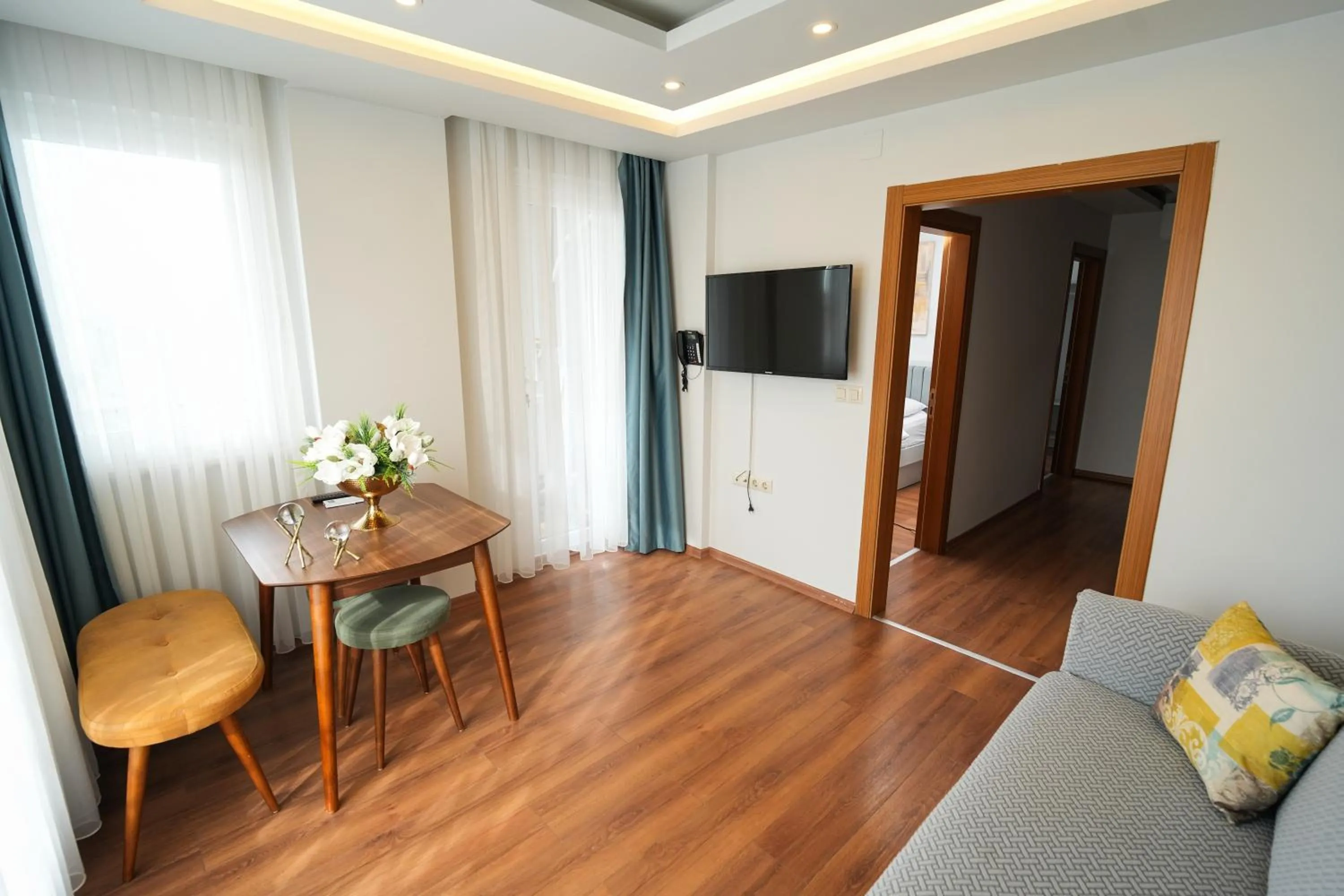 TV and multimedia in Yusra Apart Otel