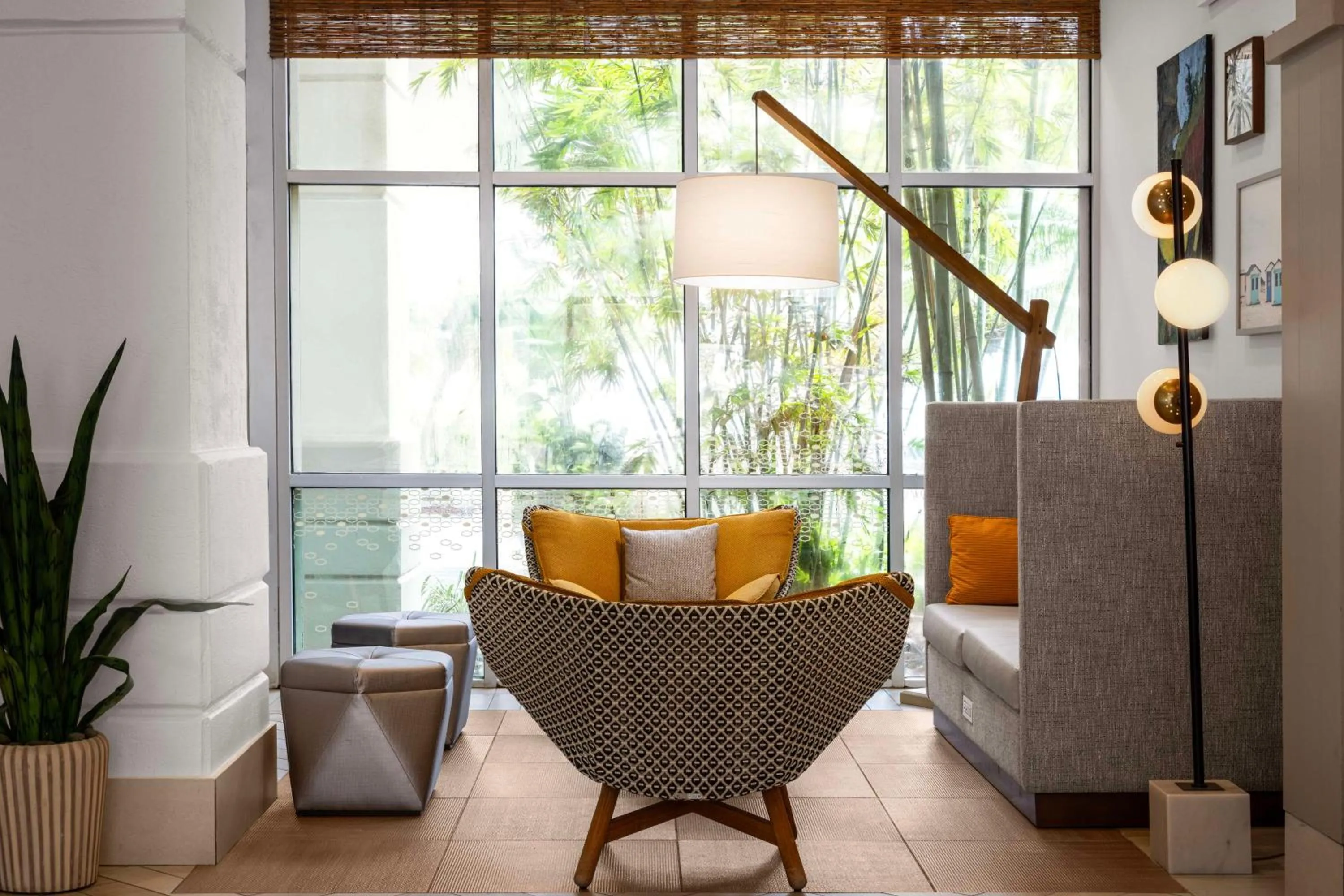 Lobby or reception in Hampton Inn & Suites San Juan