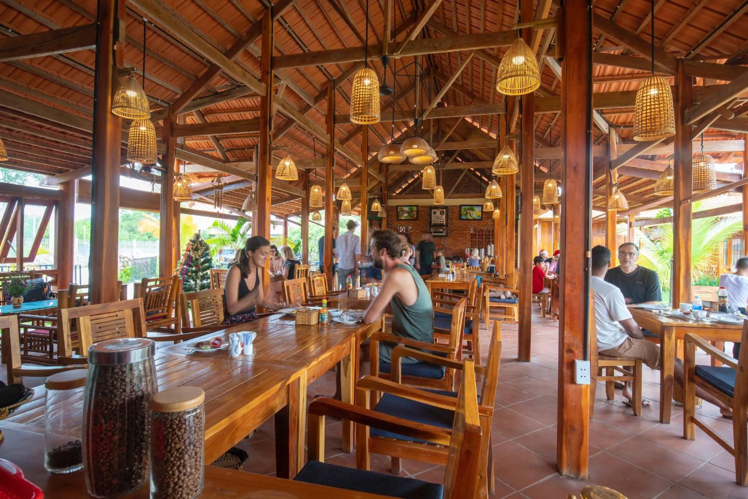 Restaurant/places to eat in Island Lodge