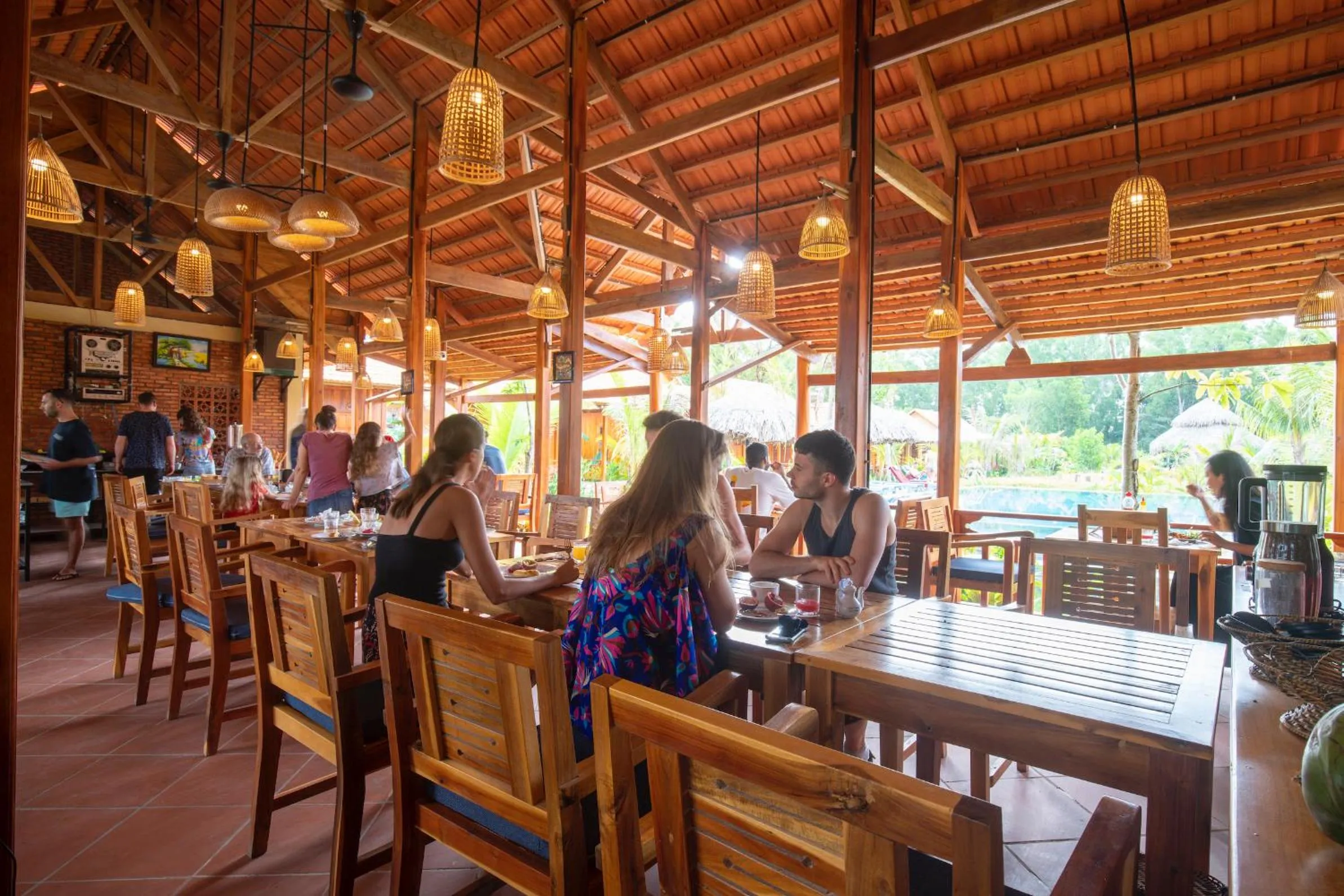 Restaurant/places to eat in Island Lodge